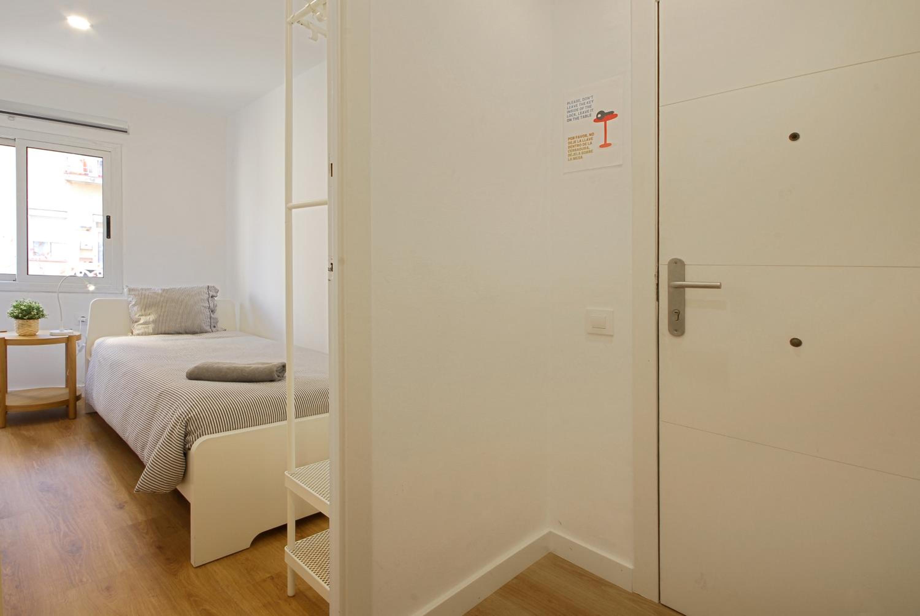 Charming Two-Bedroom Apartment photo 2