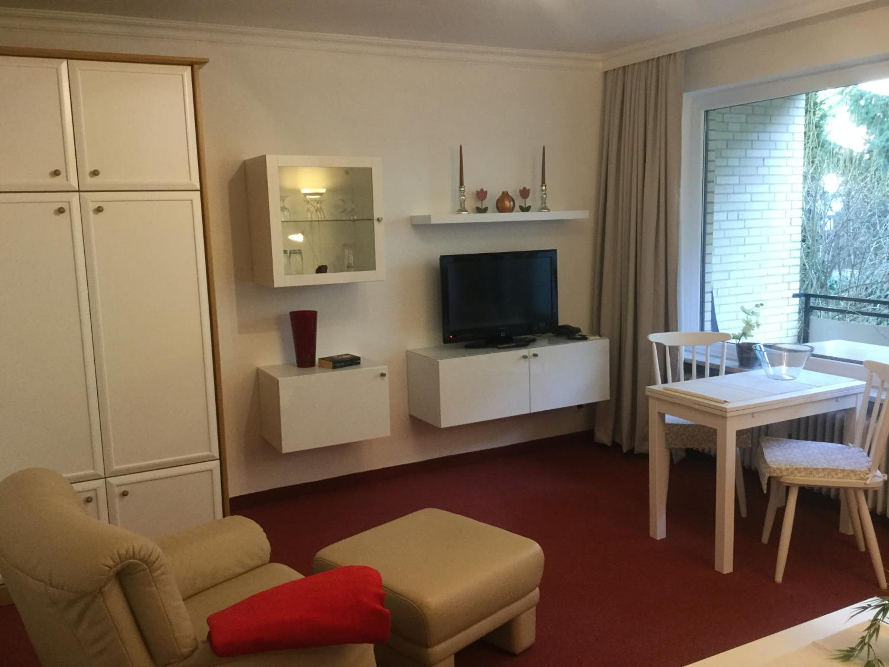 One-Bedroom Apartment with Loggia photo 2