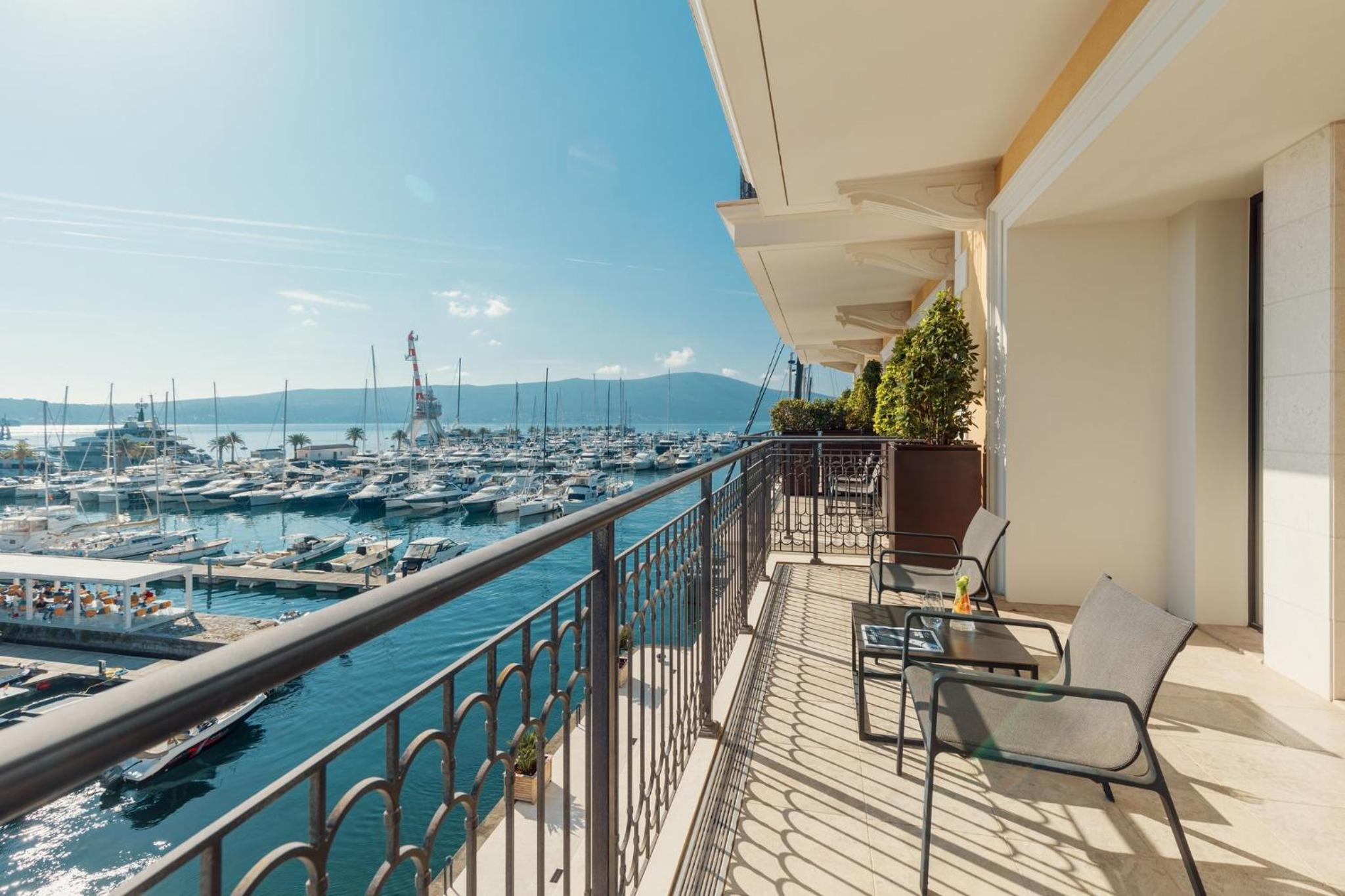 Premium King Room with Balcony and Sea View, Regent Porto Montenegro