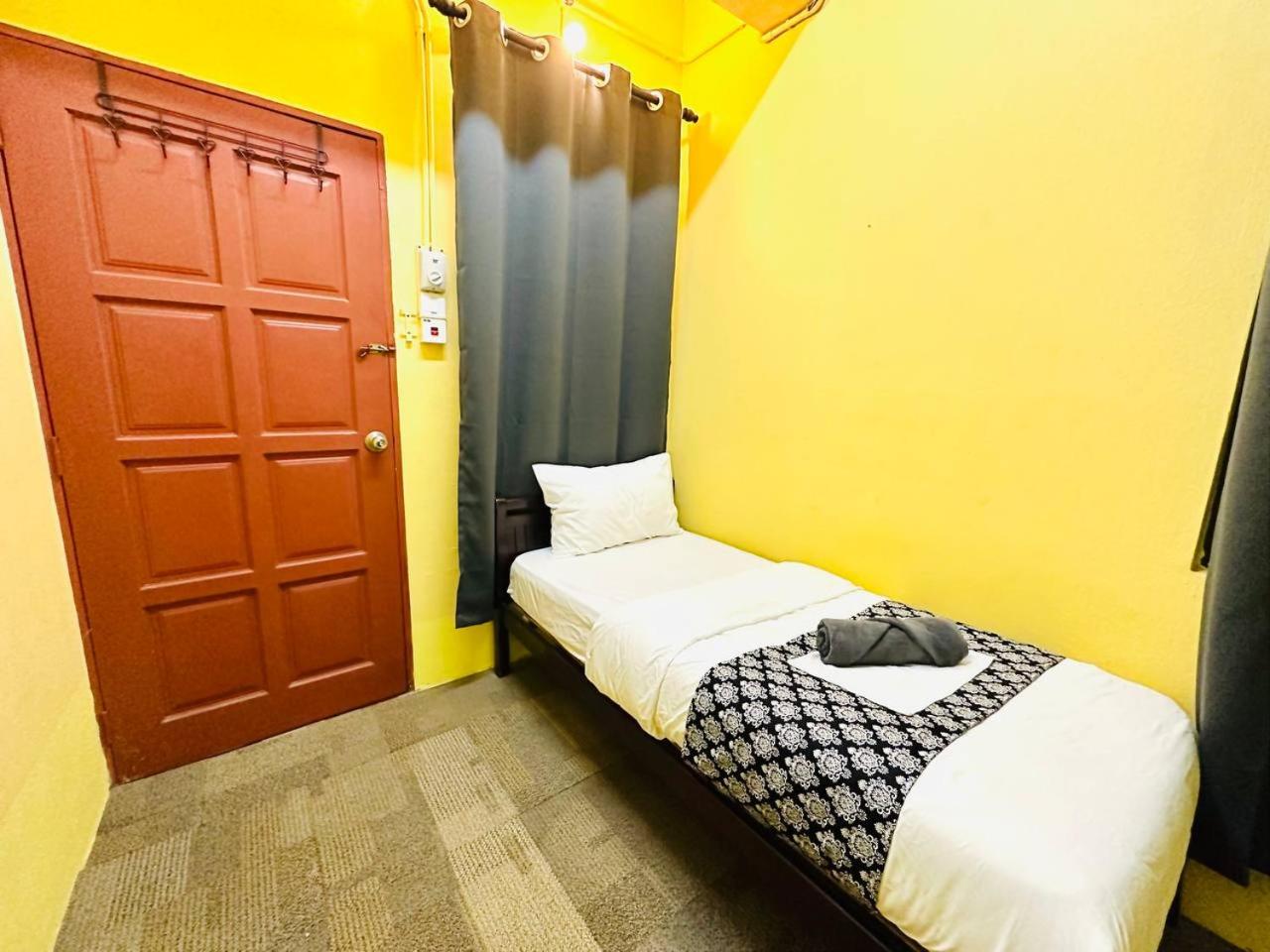 Single Room photo 3