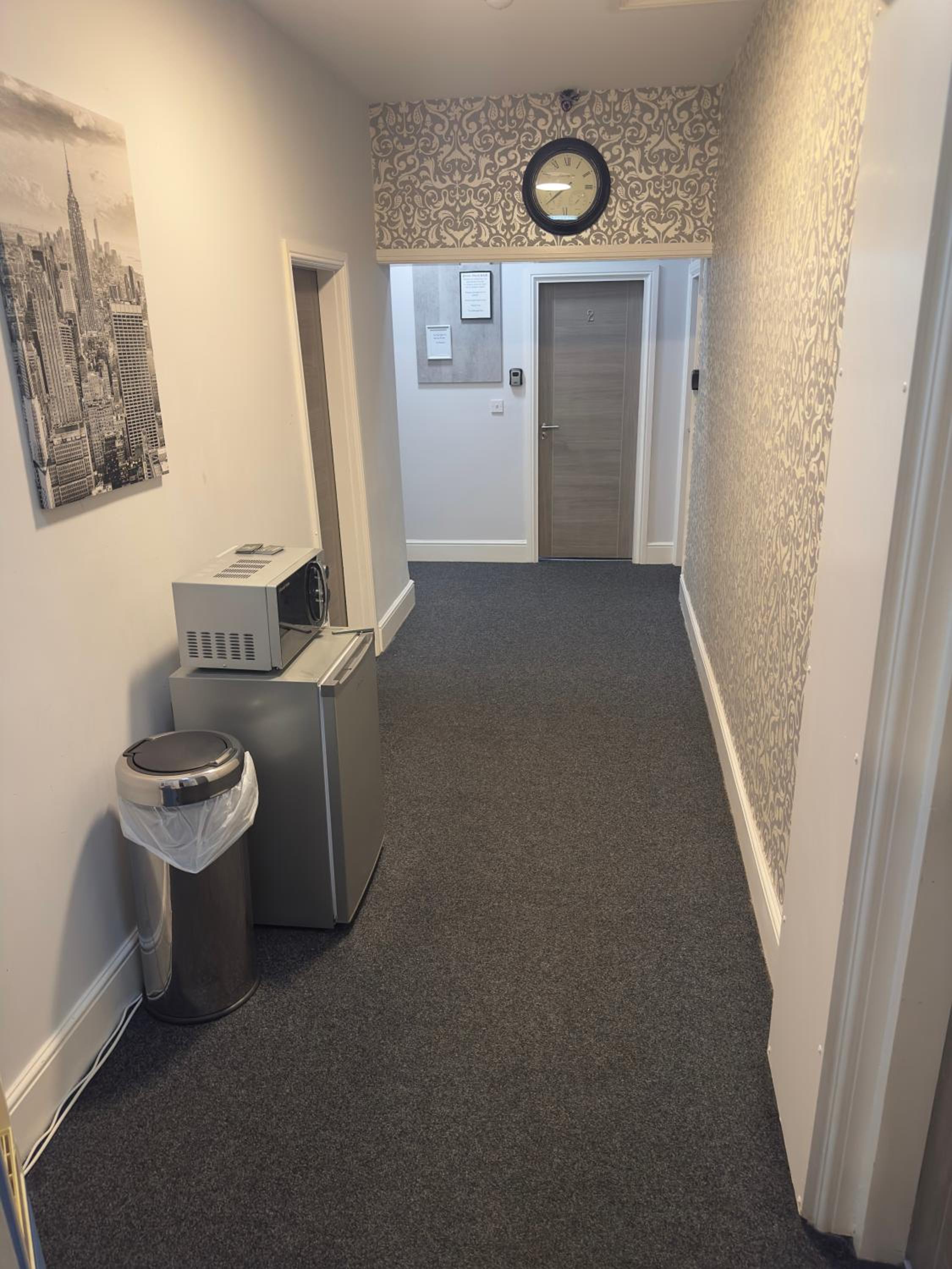 Standard Twin Room with Shared Bathroom photo 3