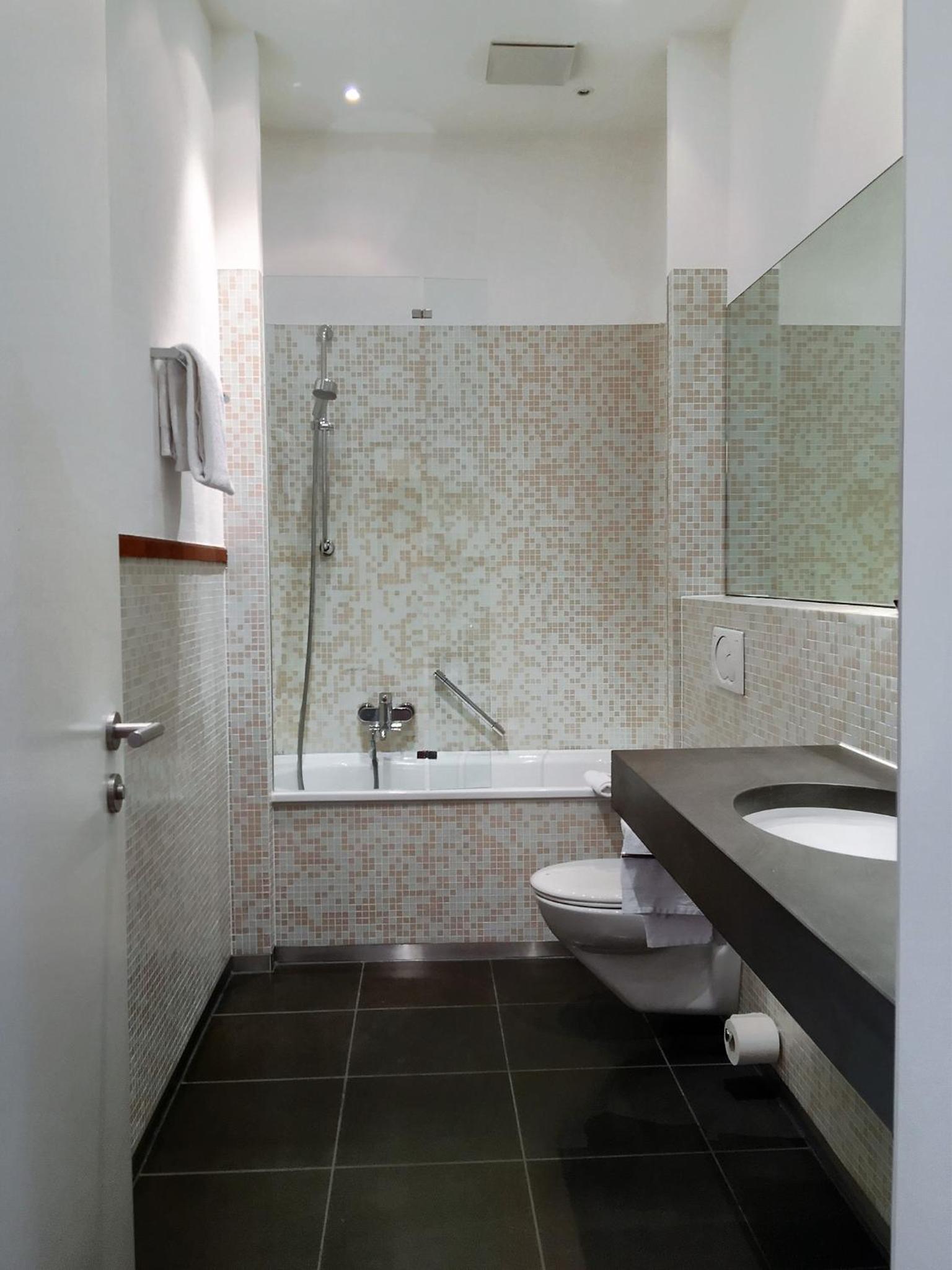 Double Room - Photo 5