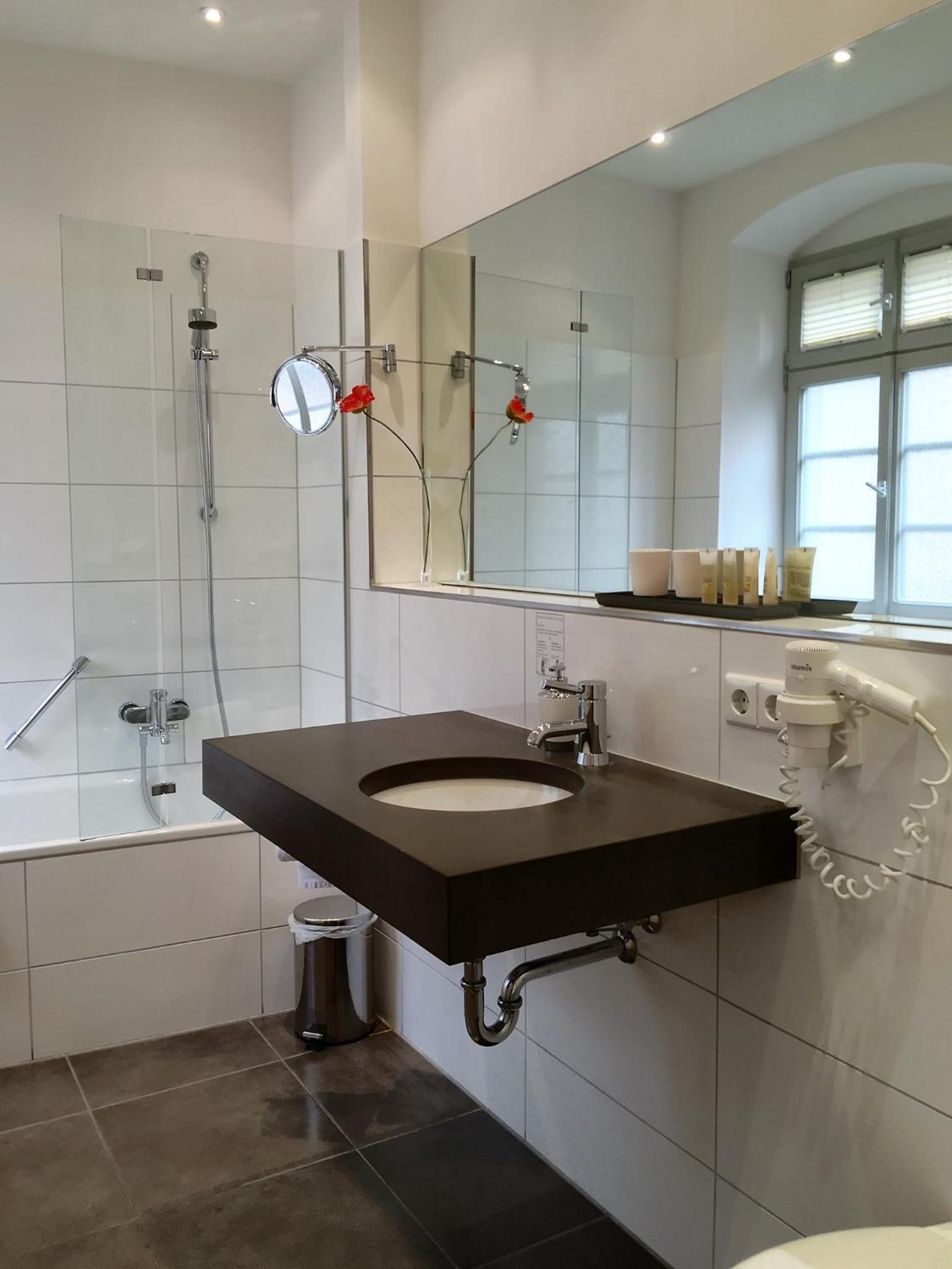 Double Room - Photo 7