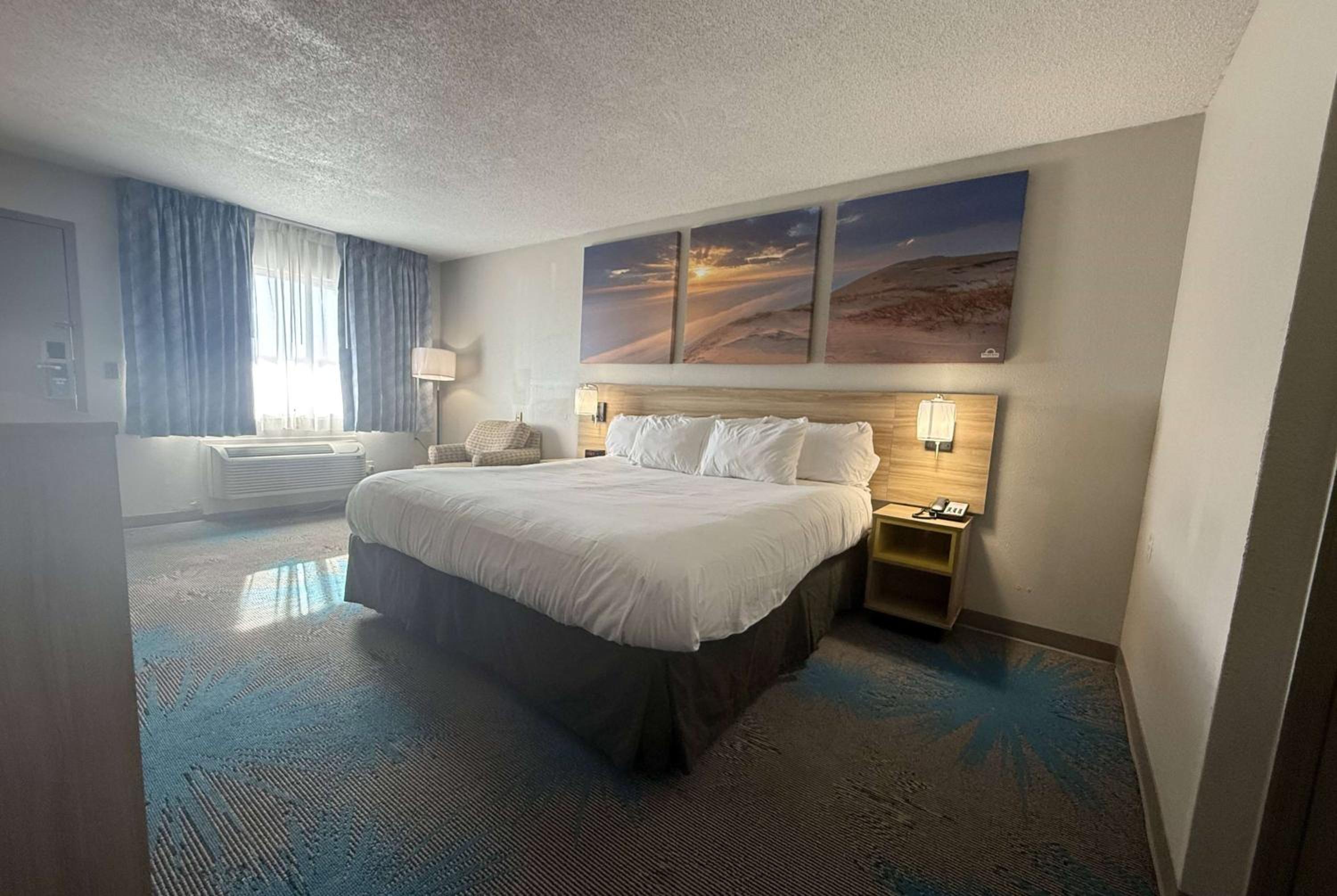 King Room - Non-Smoking - Photo 1