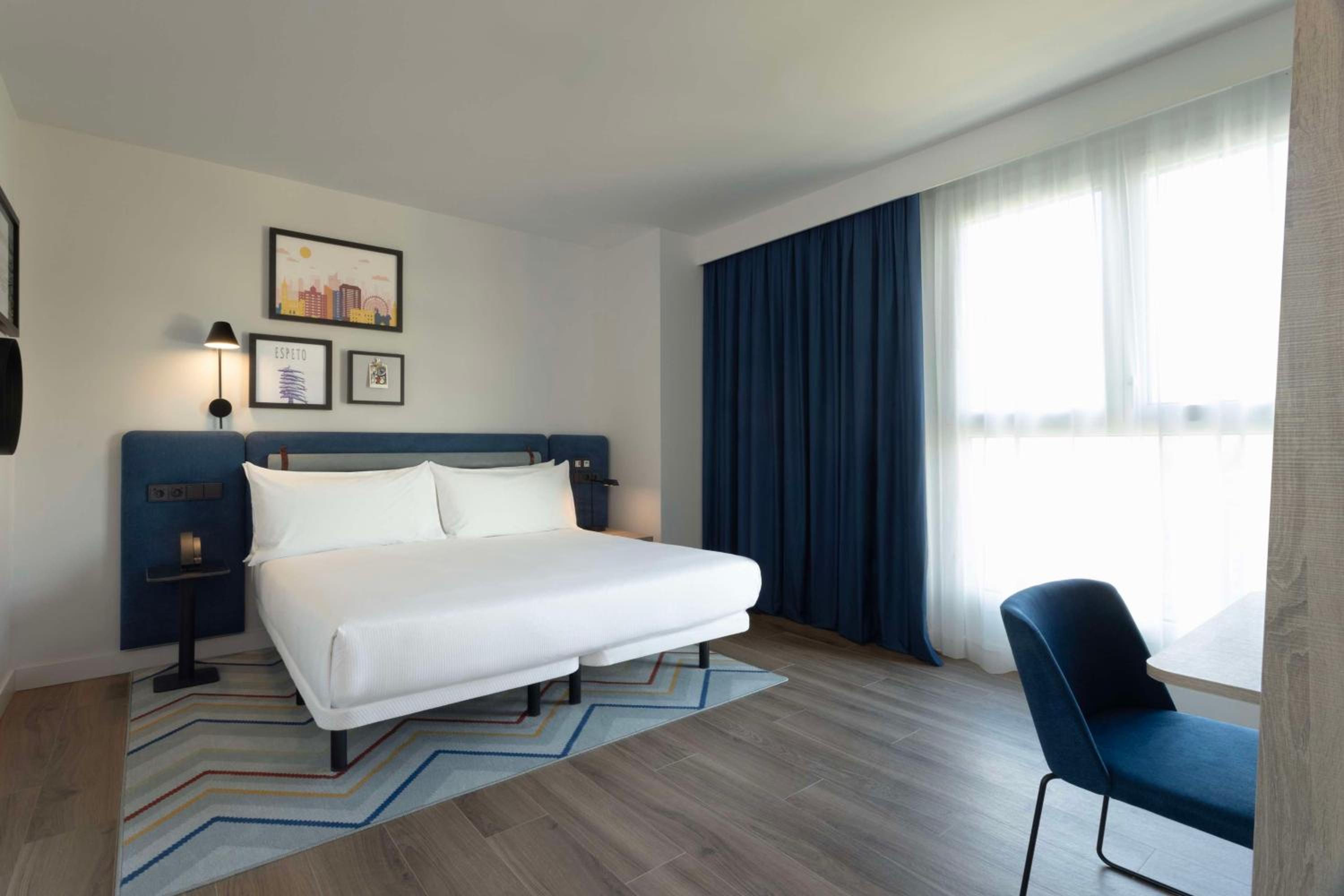 King Room - Mobility Accessible