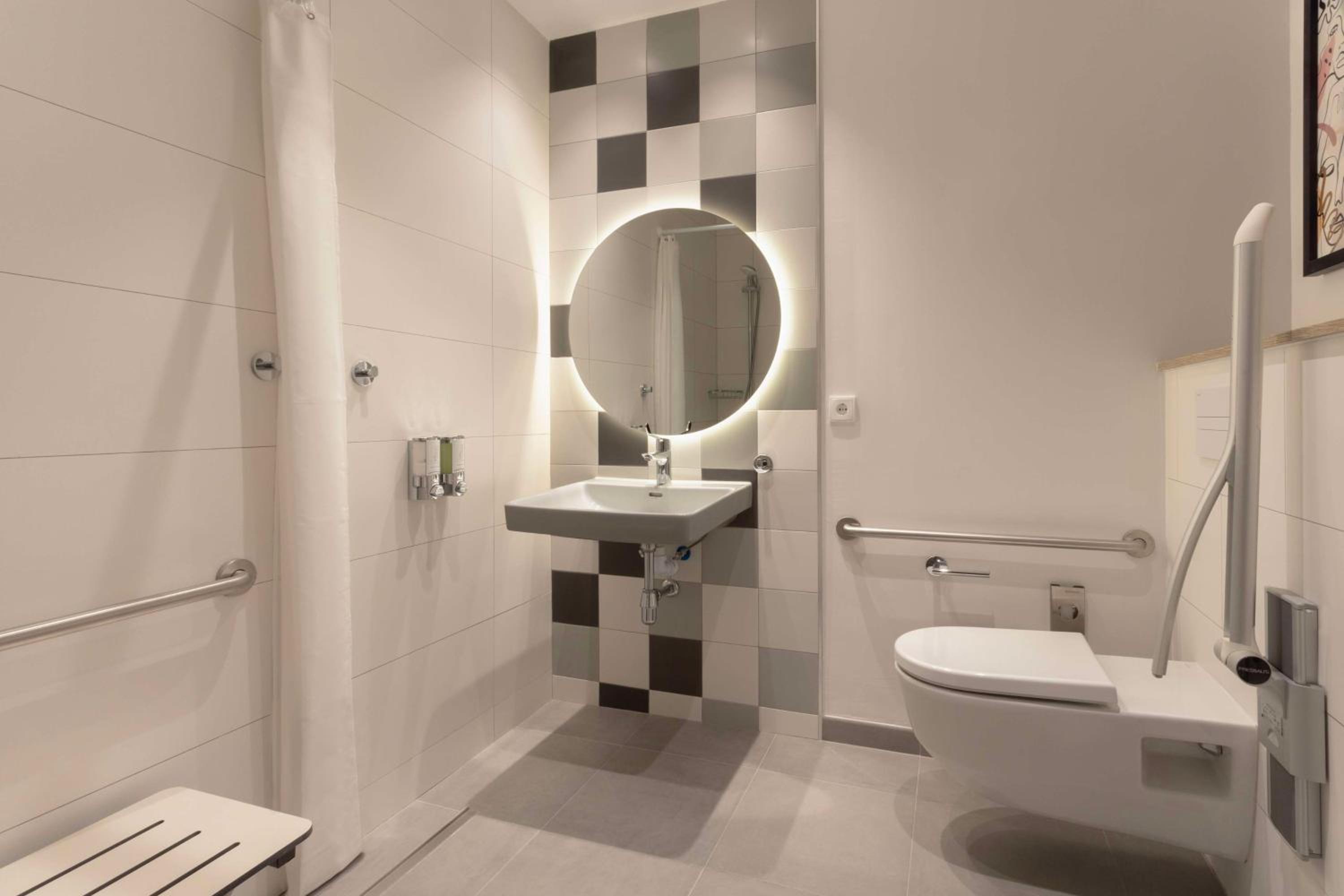 King Room - Mobility Accessible