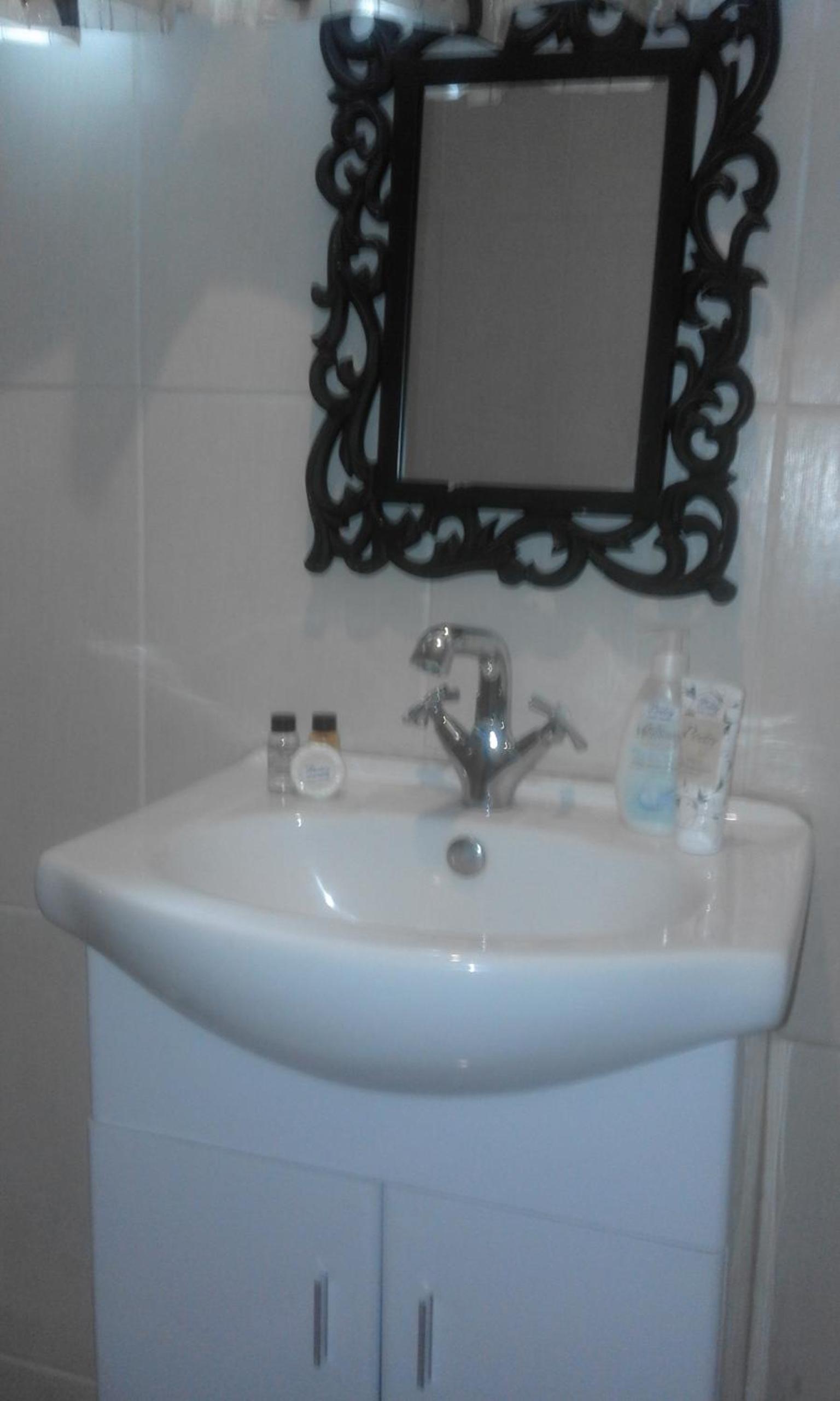 Deluxe Family Suite - Photo 6
