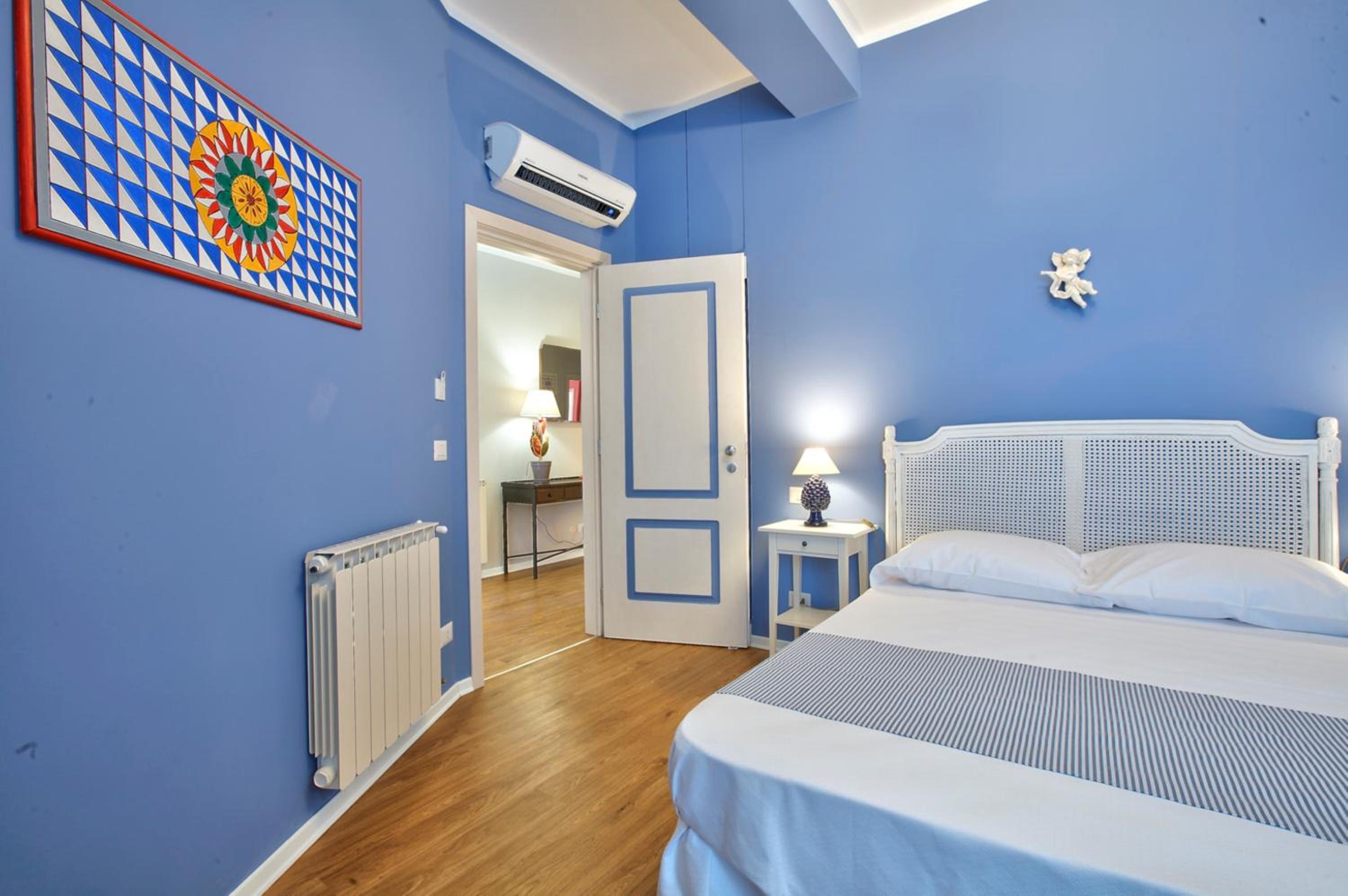 Deluxe Double Room with Balcony and Sea View photo 3