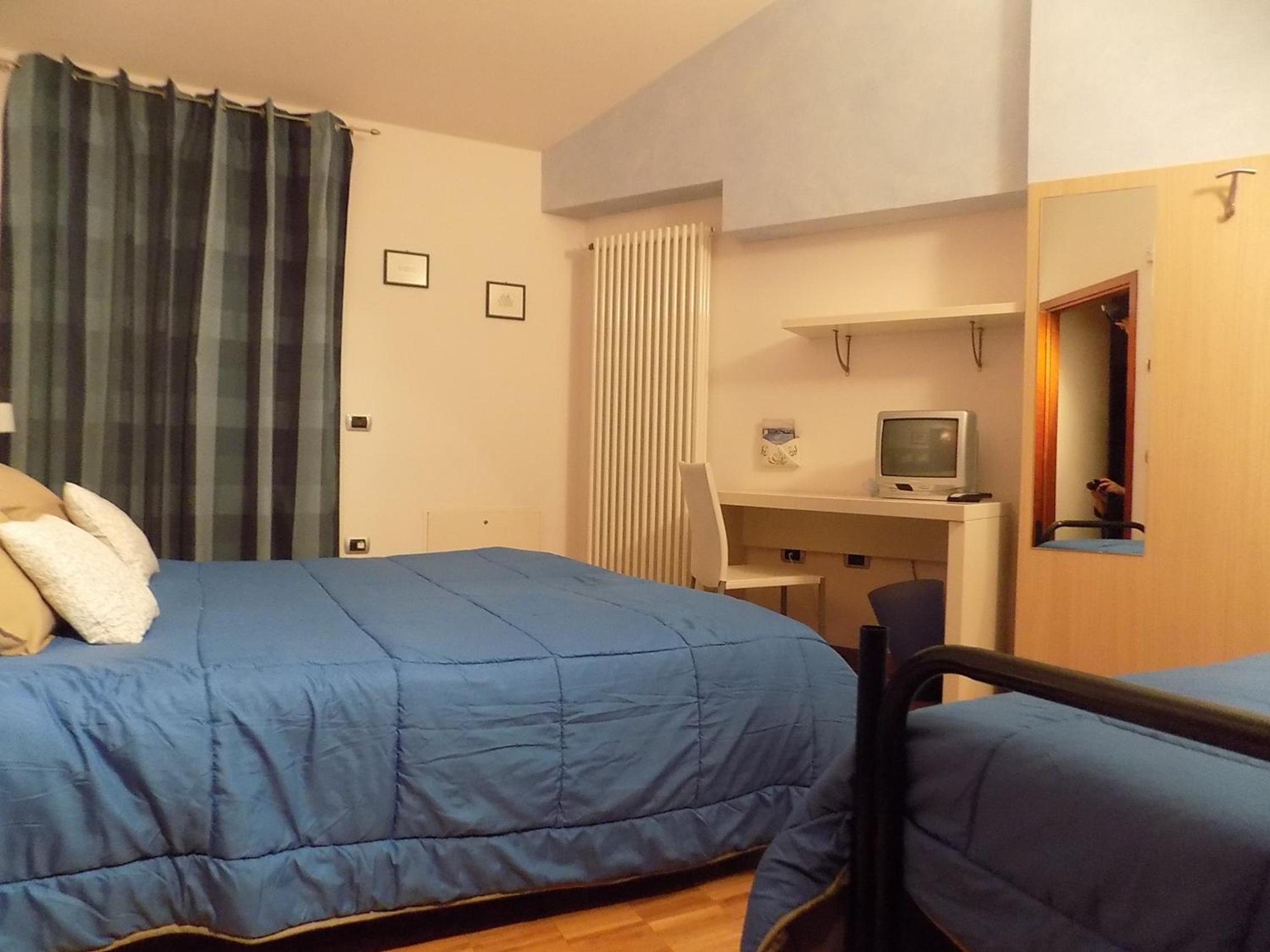 Double or Twin Room - Disability Access photo 1