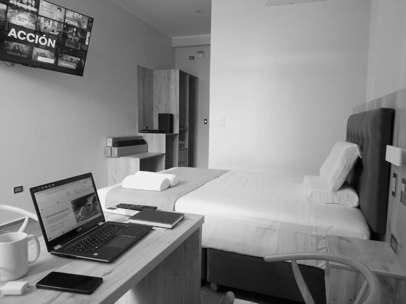 Deluxe Double Room with Balcony photo 2