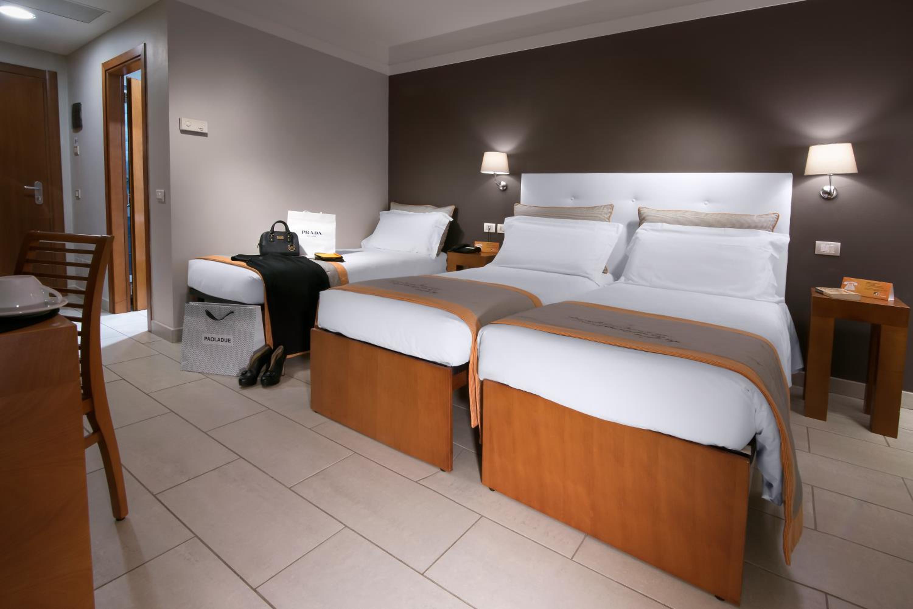 Triple Room - Photo 9
