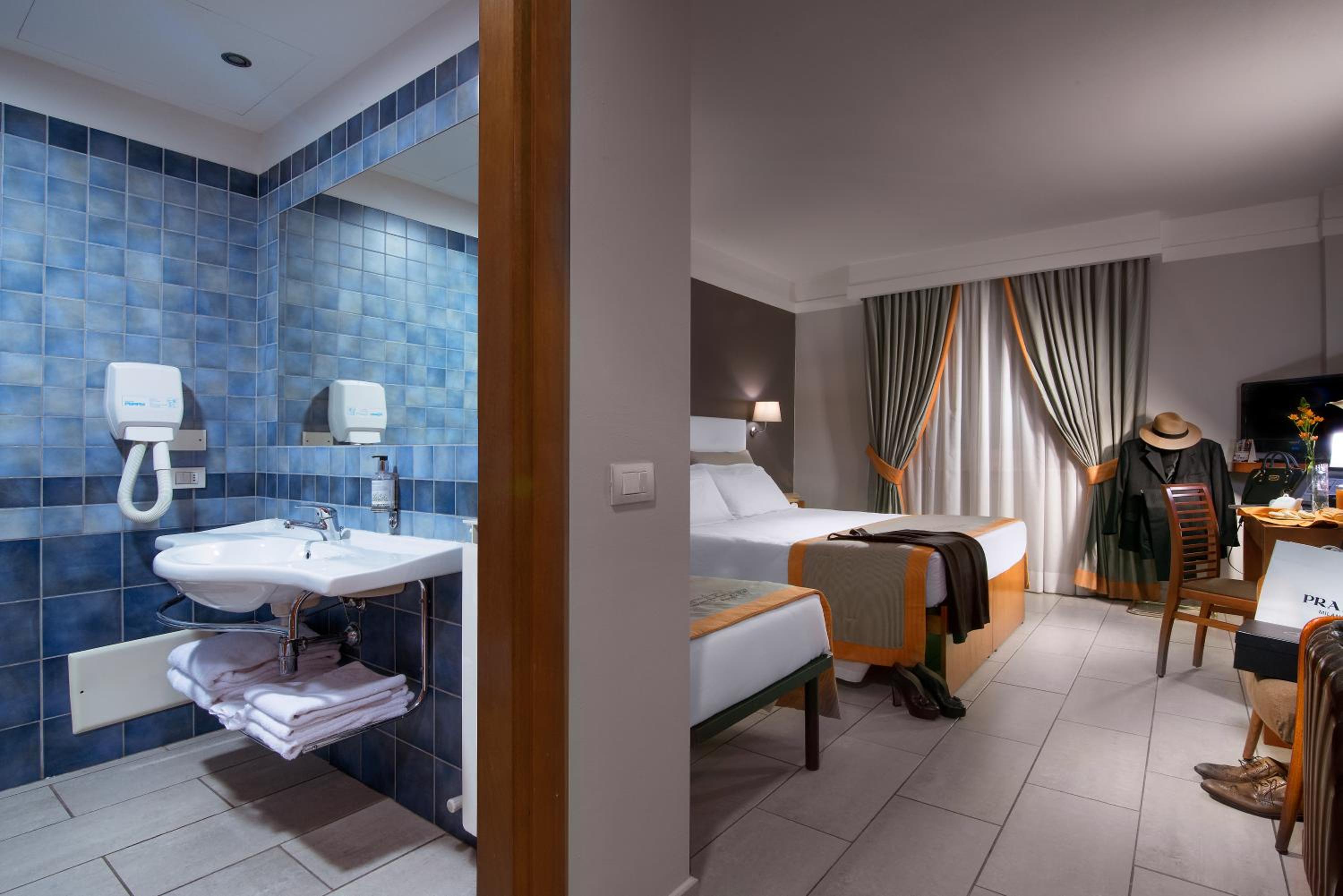 Double Room with Extra Bed - Photo 1