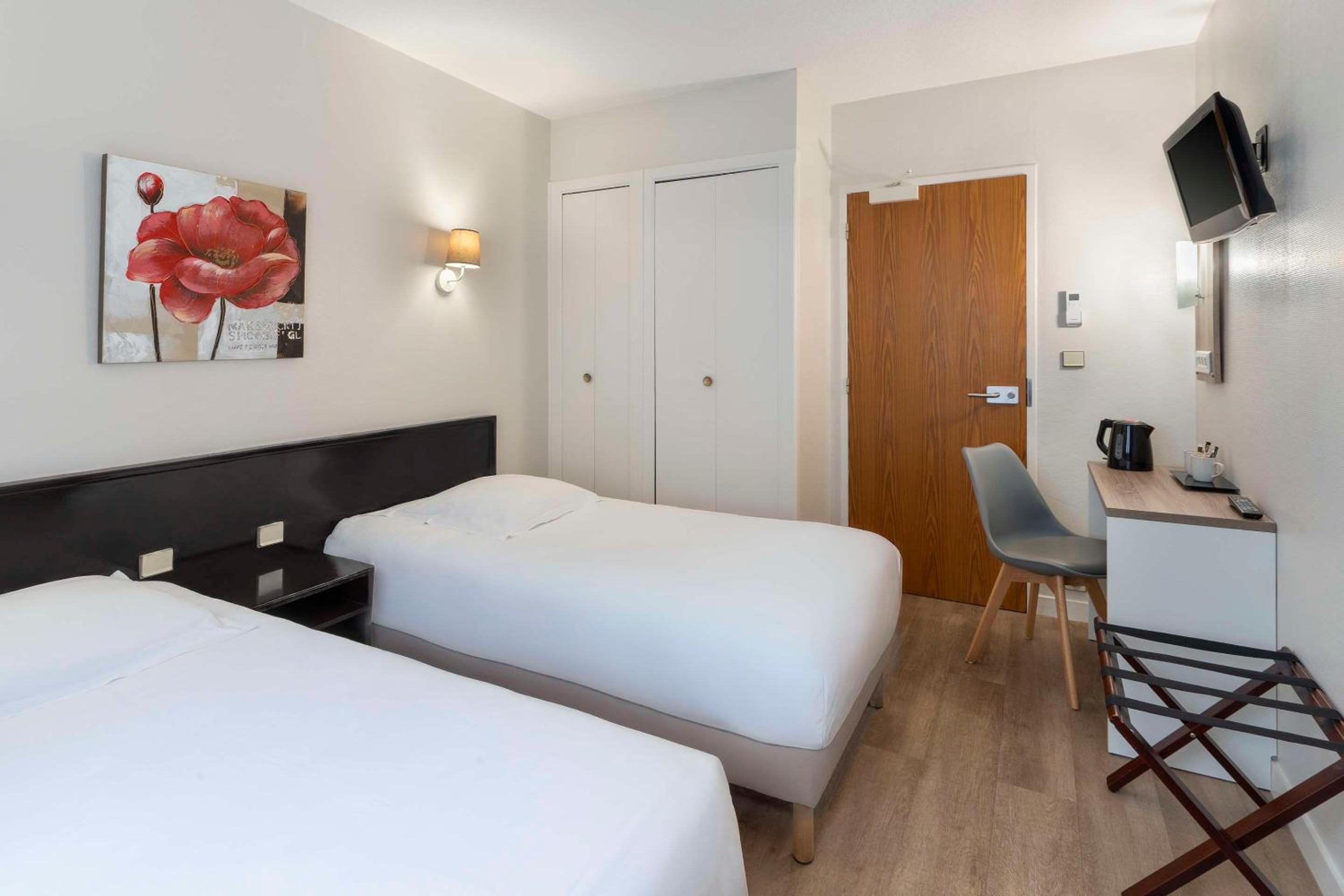 Standard Twin Room - Non-Smoking