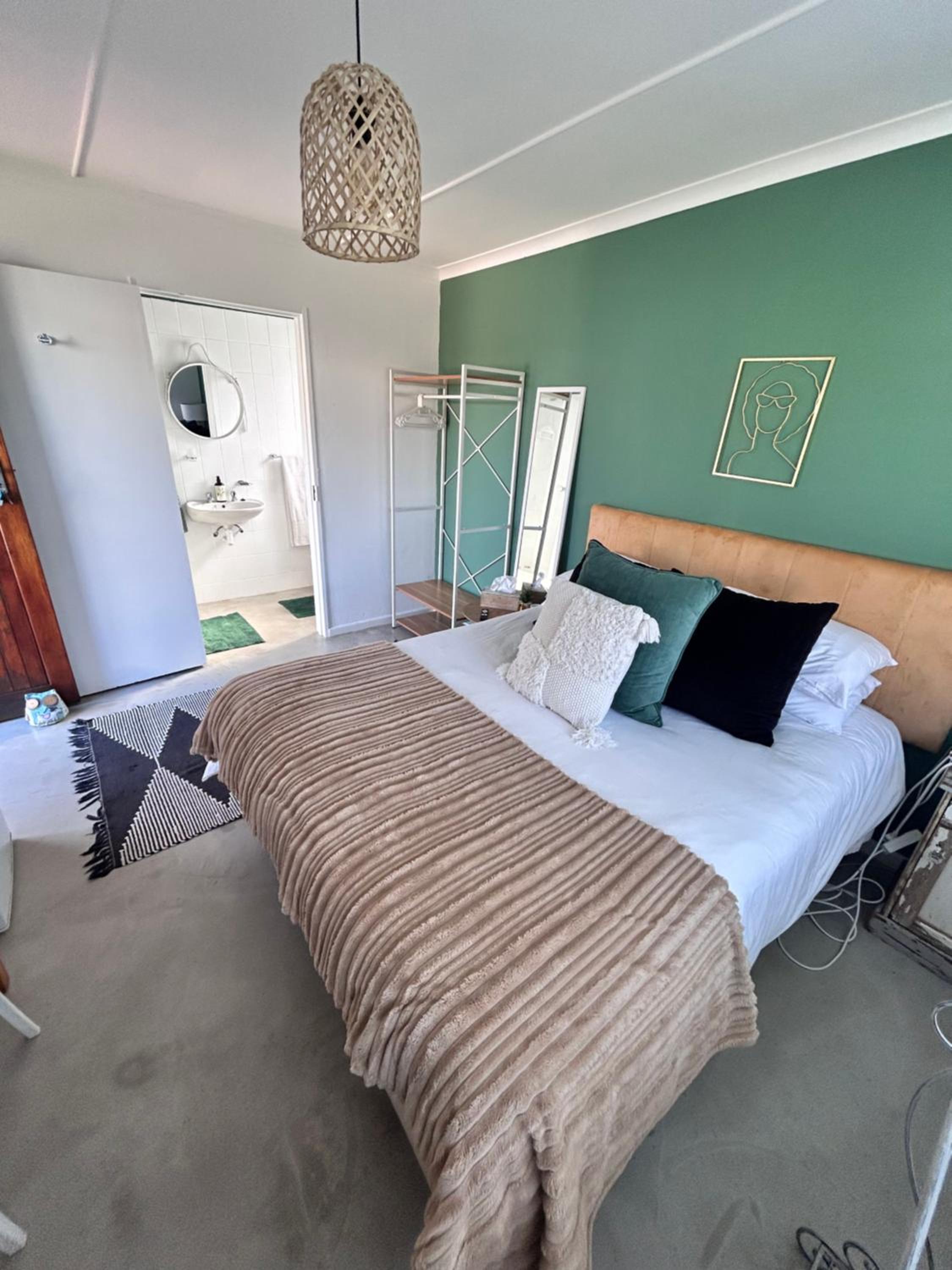Queen Room with Garden View