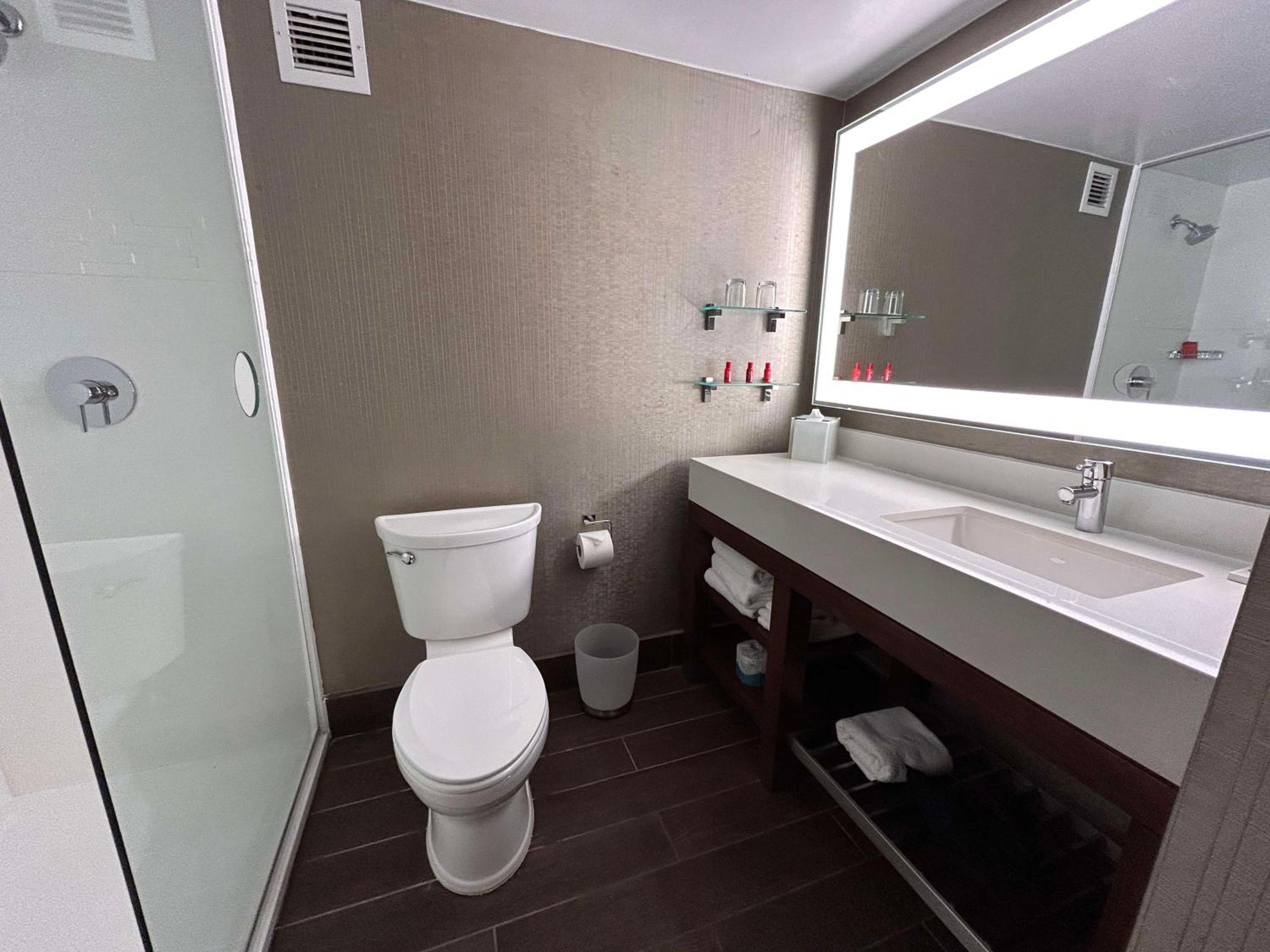 King Room - Non-Smoking - Photo 7