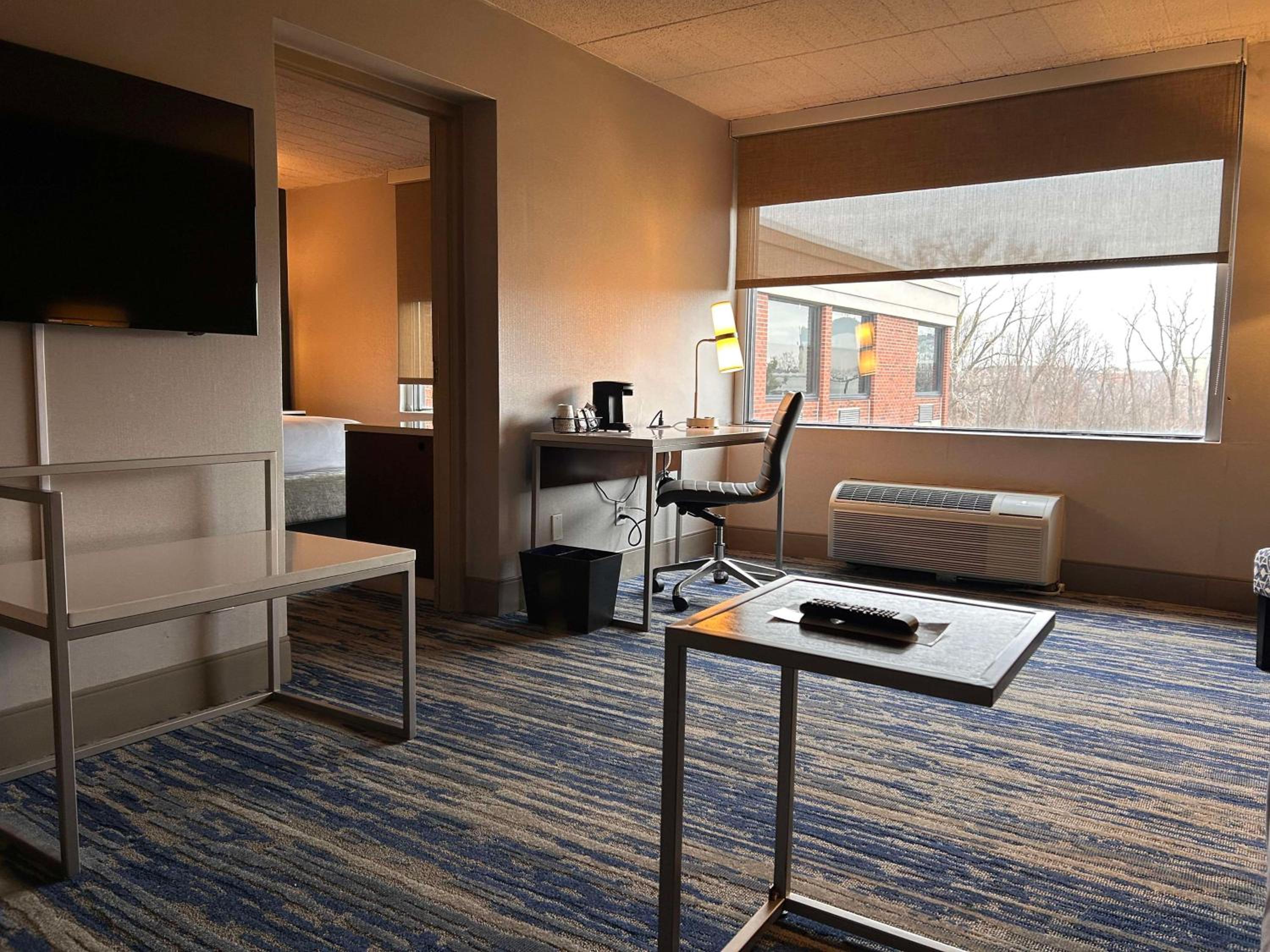 King Suite with Sofa Bed and Separate Living Room - Non-Smoking - Photo 4