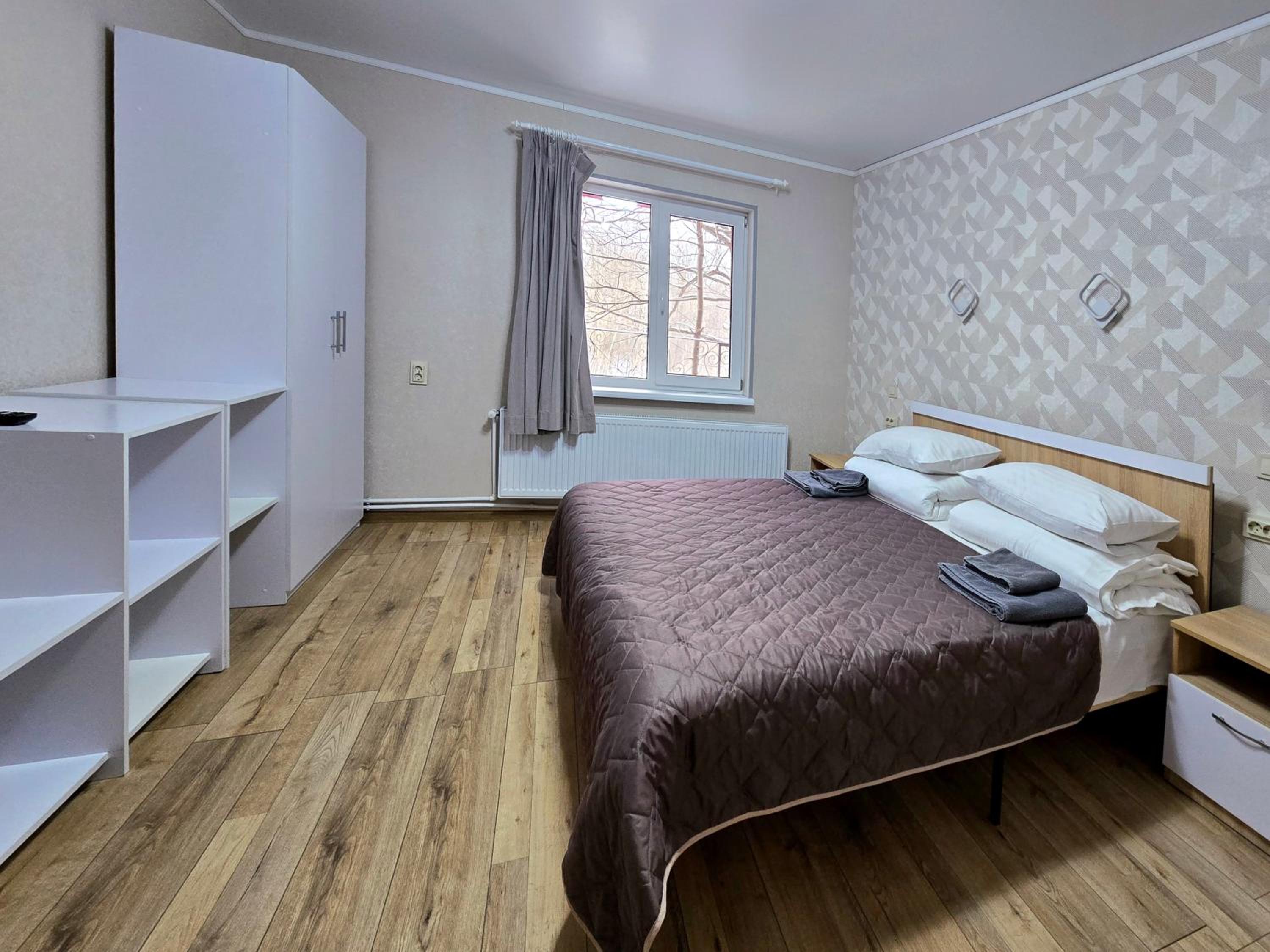 One-Bedroom Apartment with Balcony