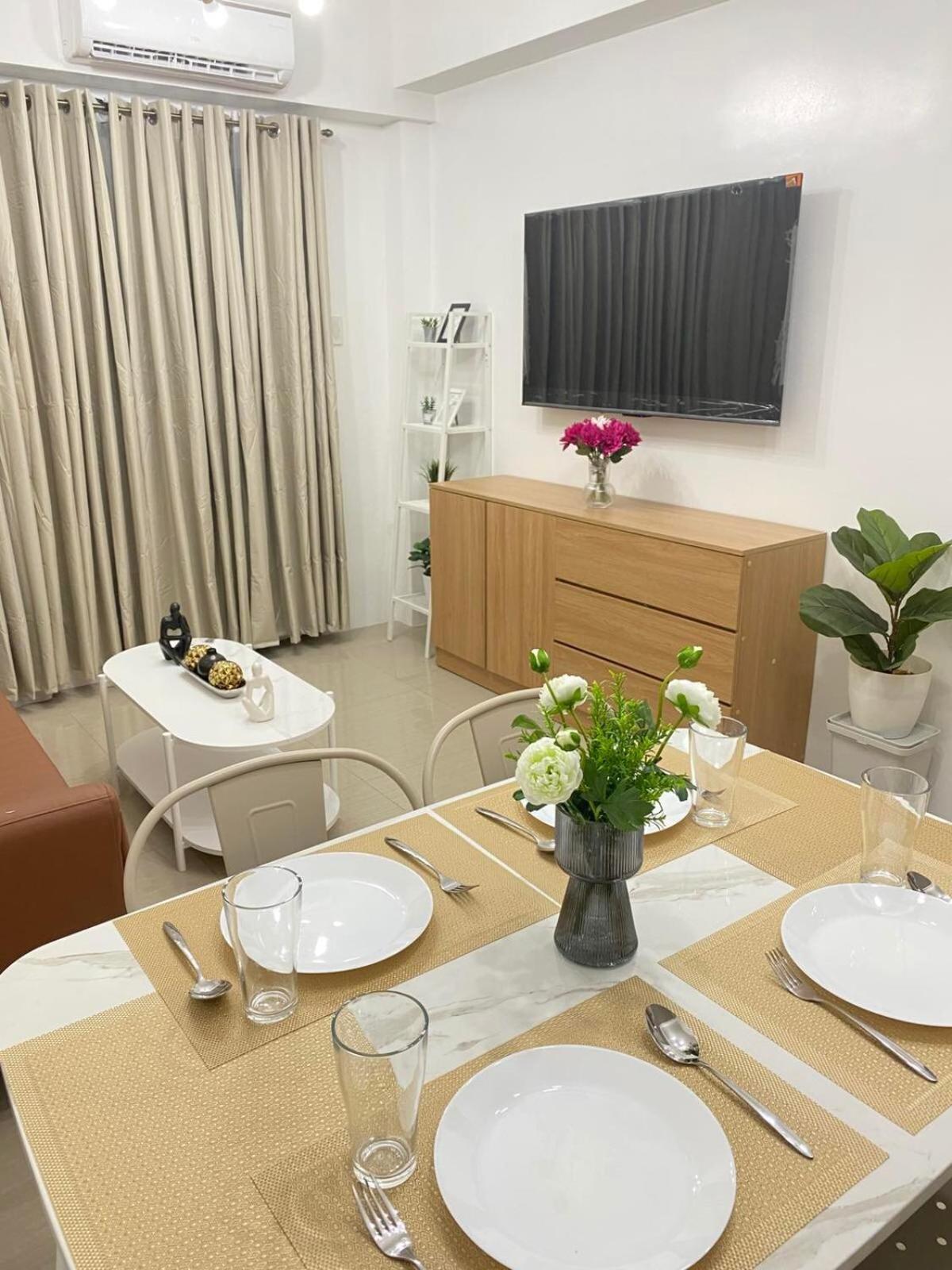 Two-Bedroom Deluxe Apartment with Balcony photo 2