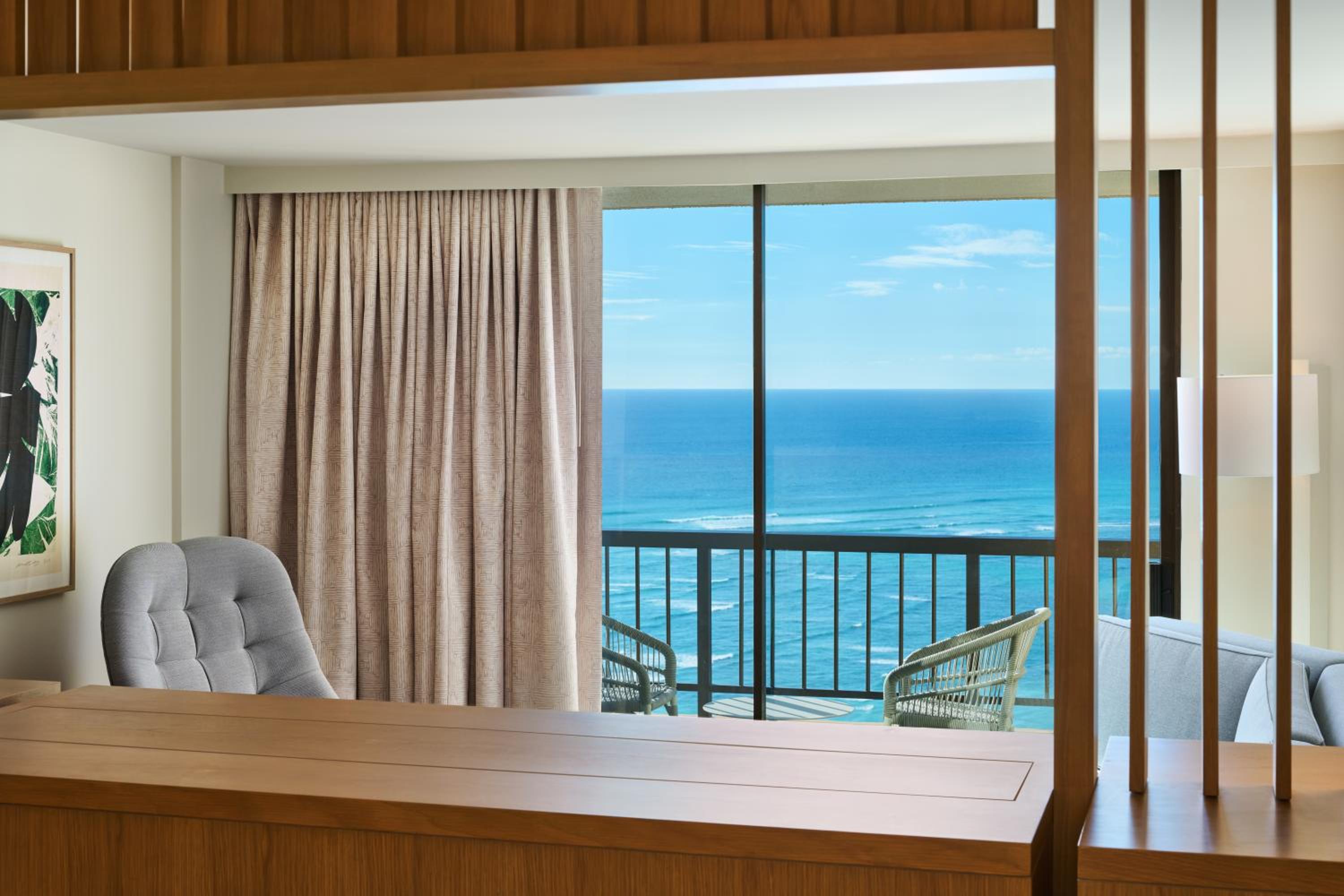 Junior Suite with One King Bed and Ocean Front - Photo 6