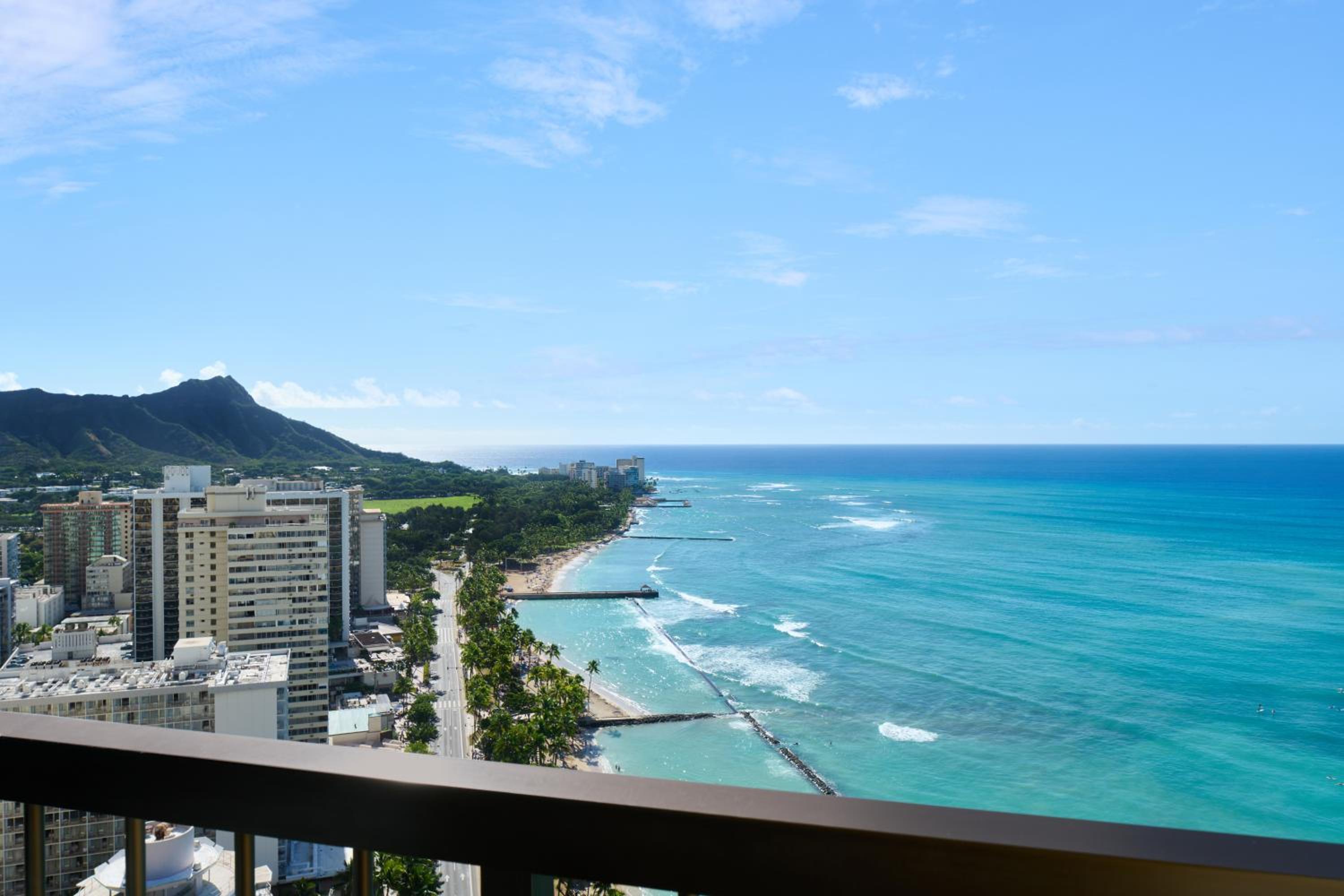 Diamond Head Junior Suite with One King Bed and Ocean Front