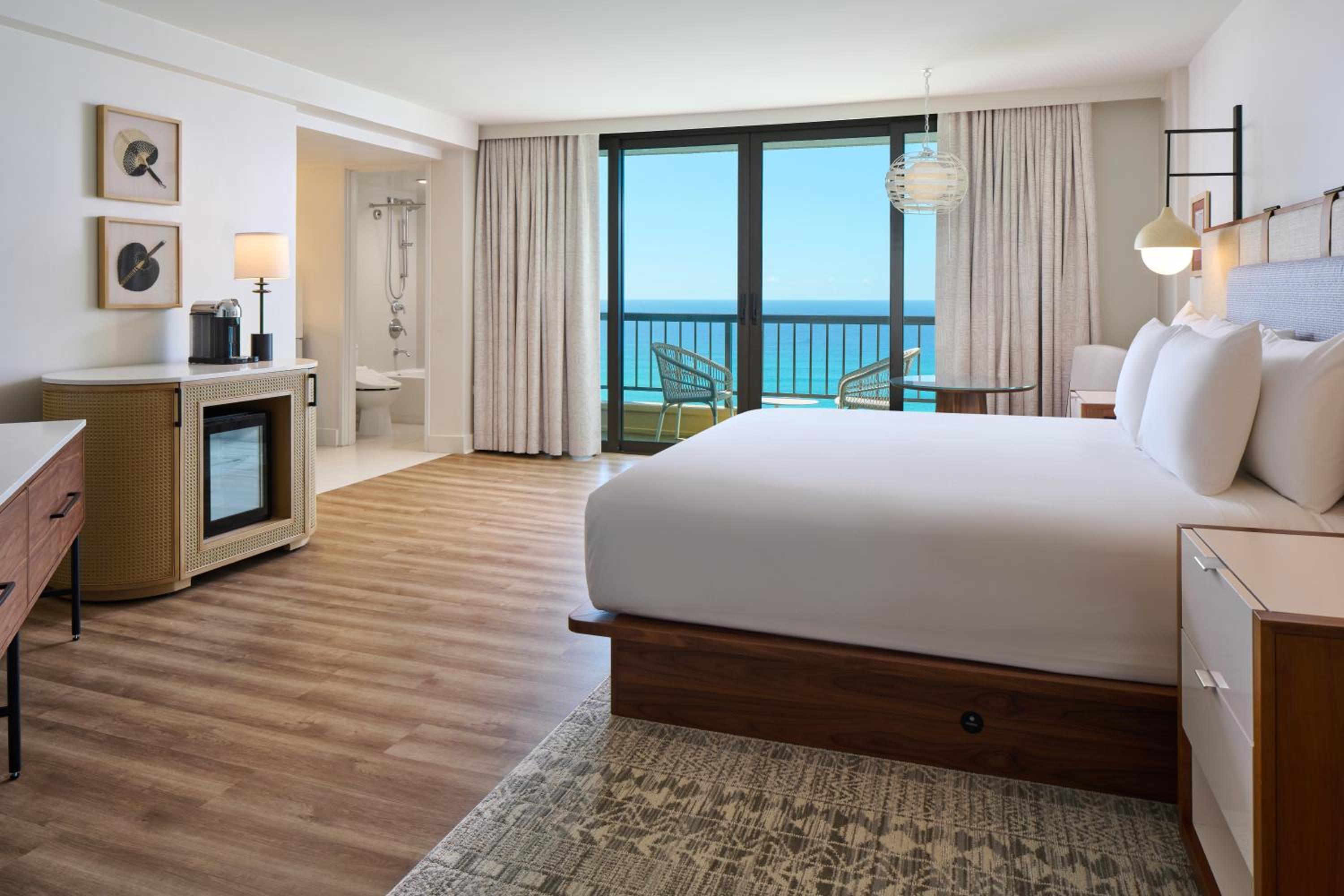One-Bedroom Suite with Ocean Front - Photo 2