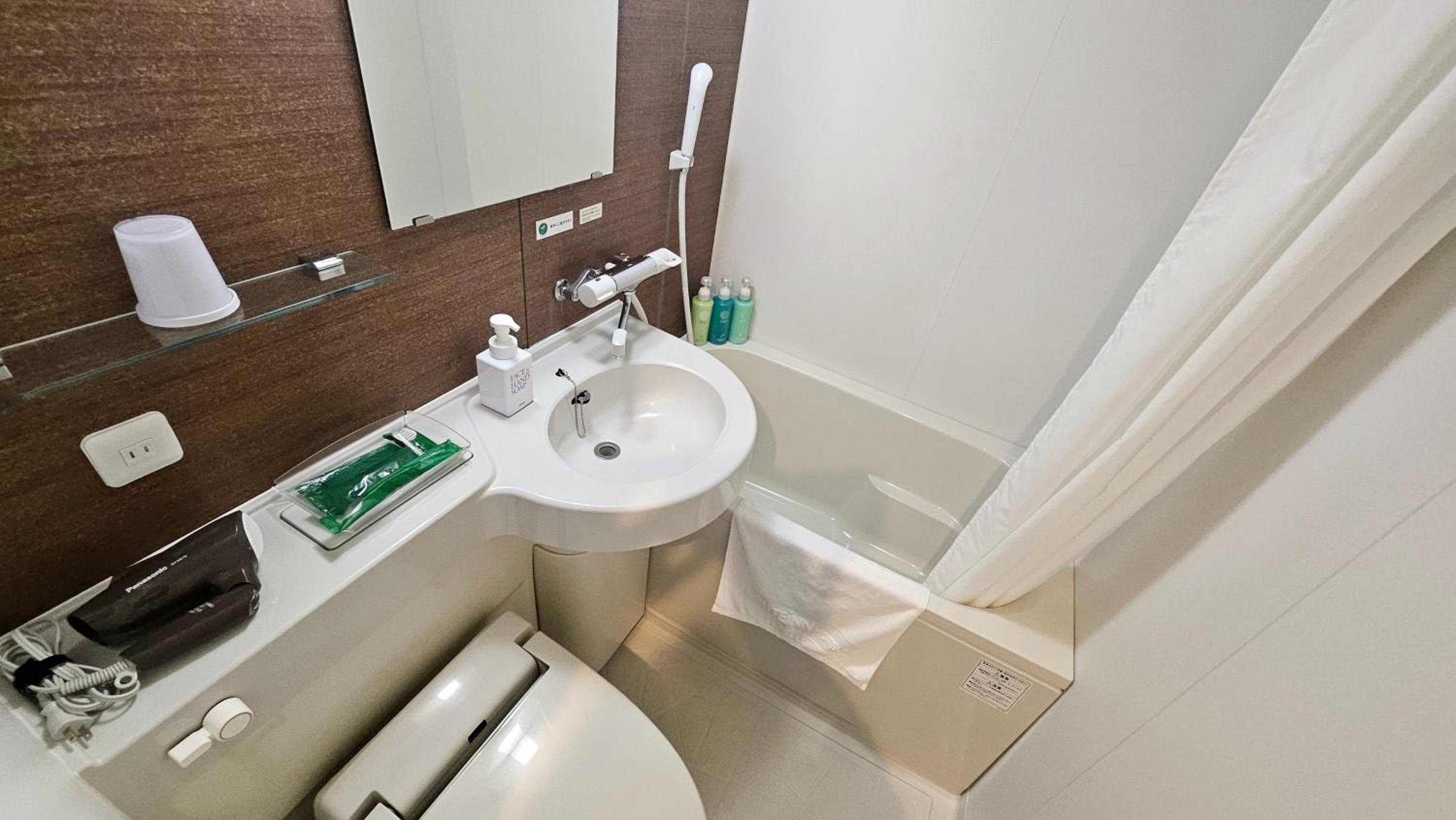 Semi Double Room - Non-Smoking - With Smoking Area on the Floor photo 1