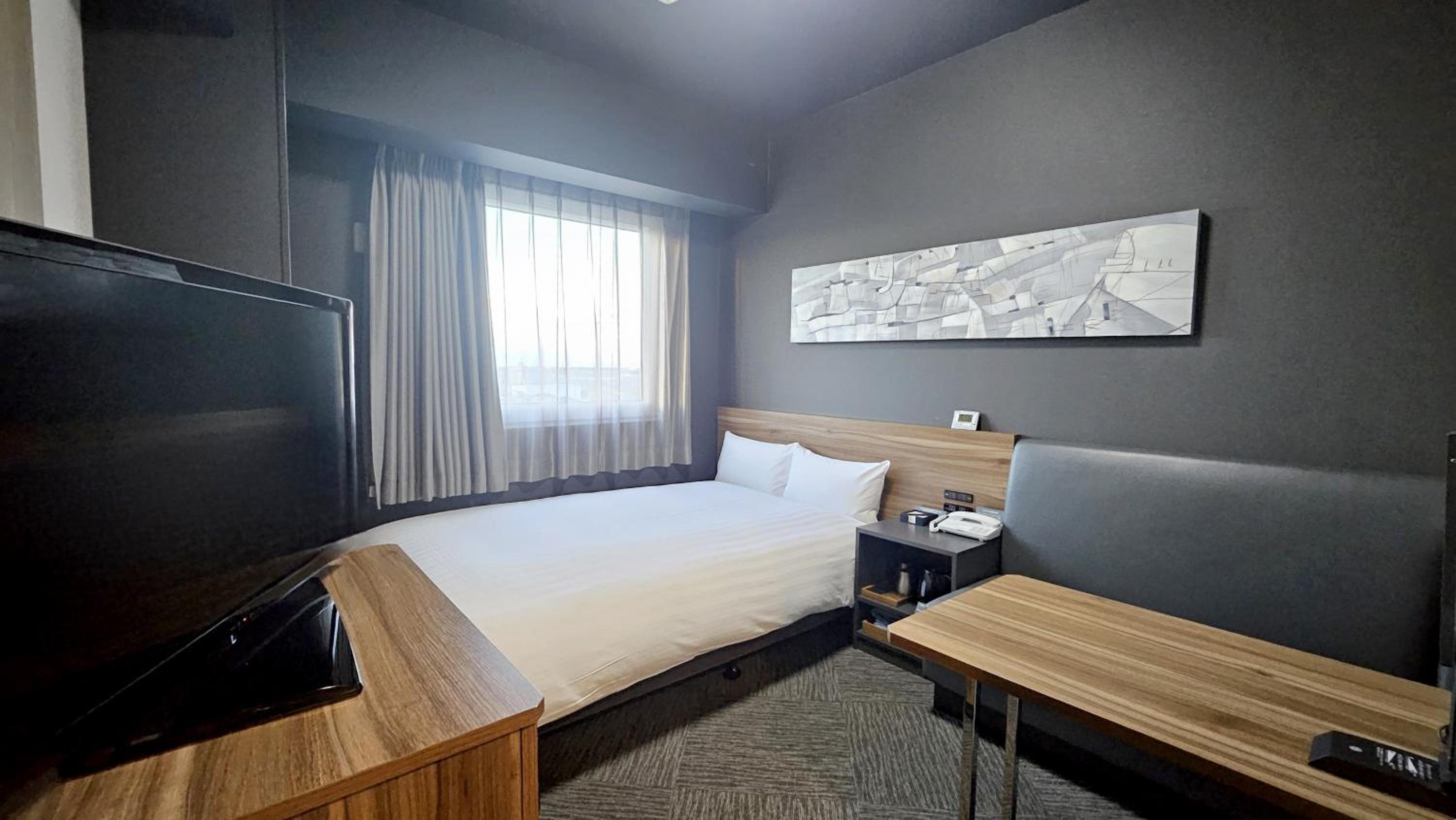 Semi Double Room - Non-Smoking - With Smoking Area on the Floor photo 2