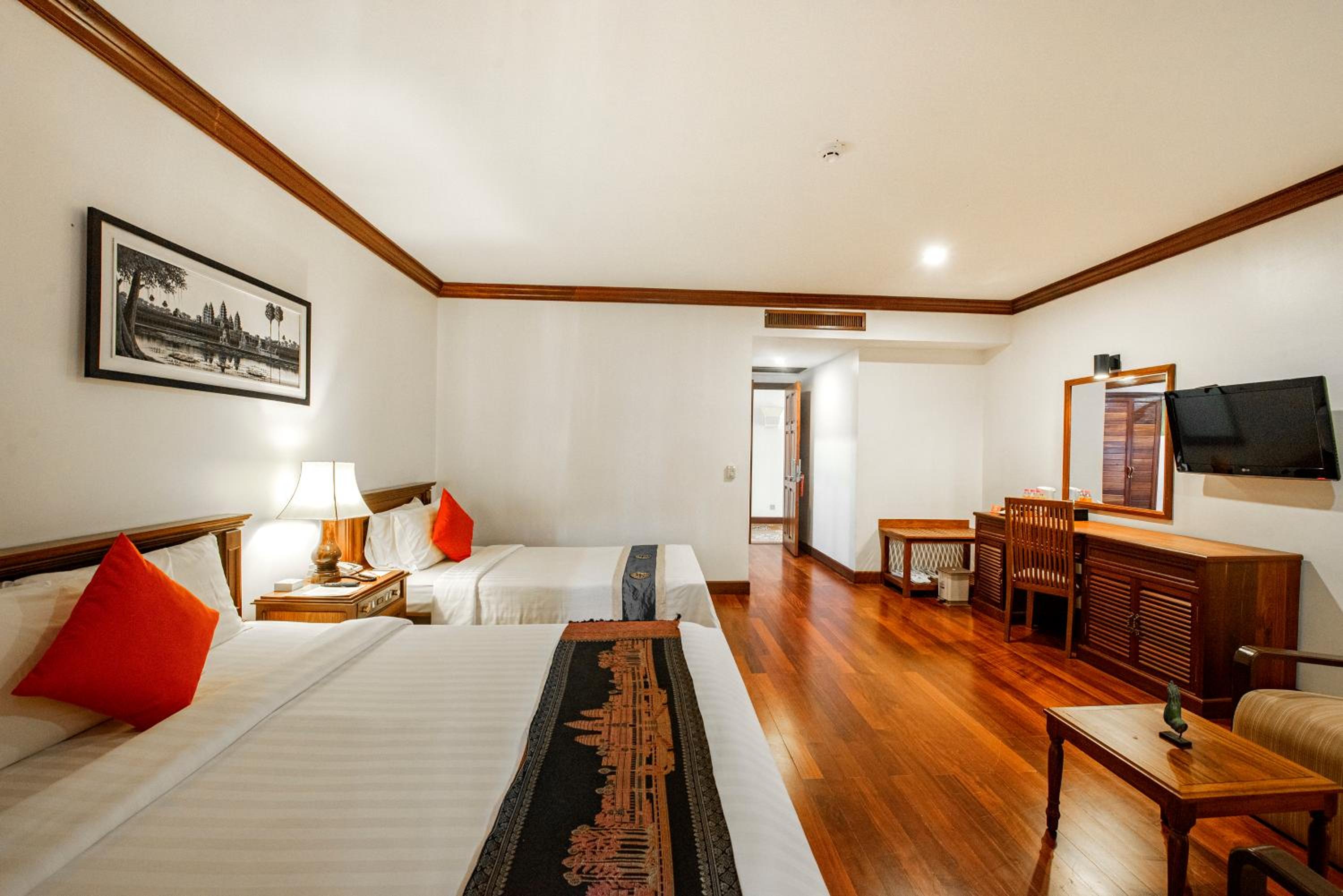 Deluxe Family Room - Photo 1