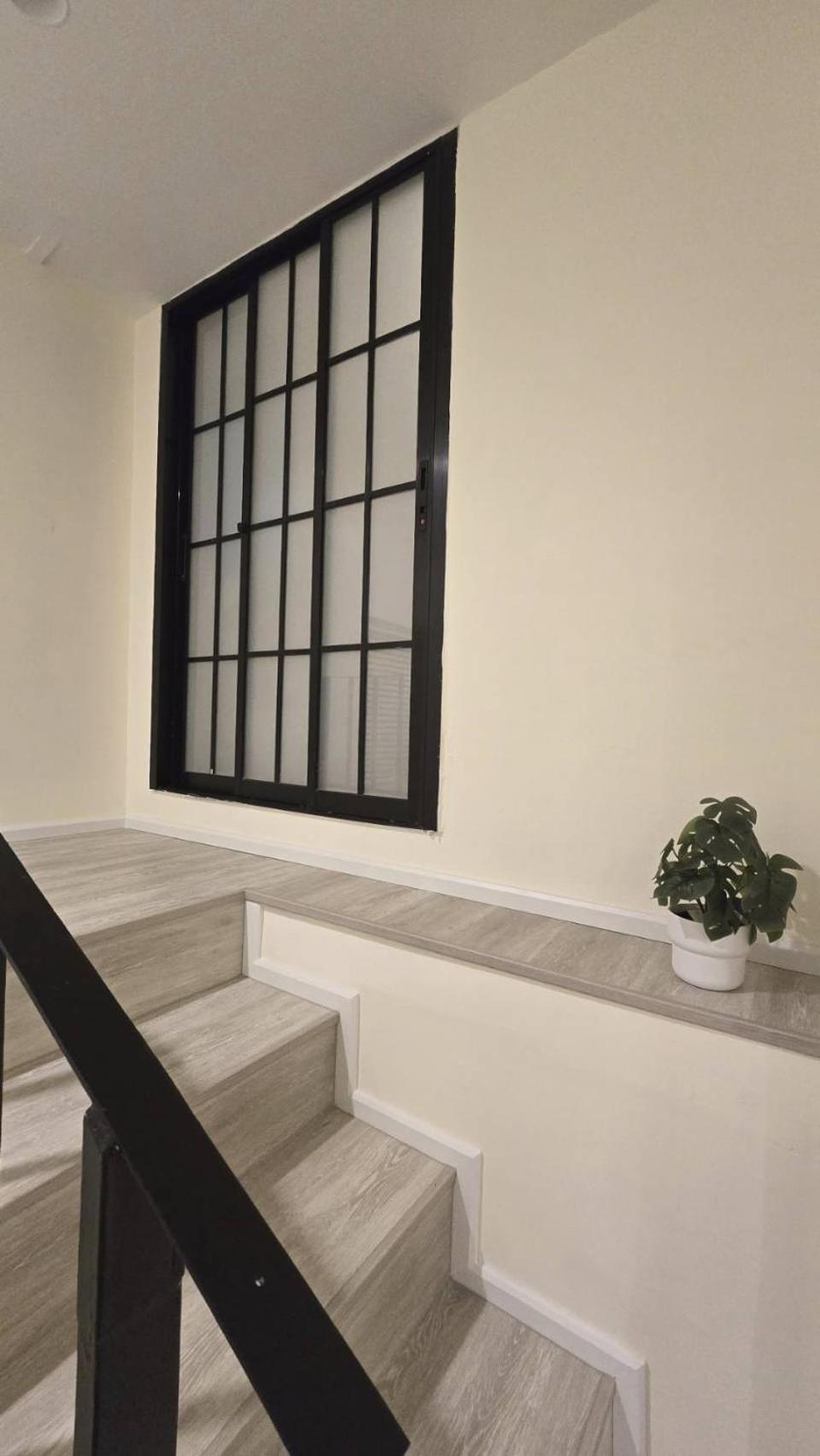 Apartment with Balcony photo 3