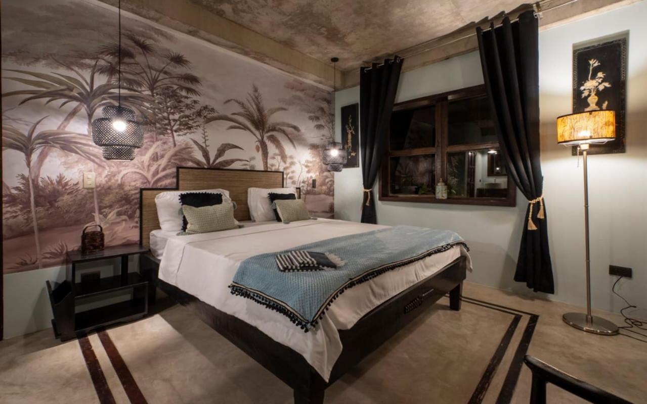 Deluxe King Room with Garden View - Photo 8