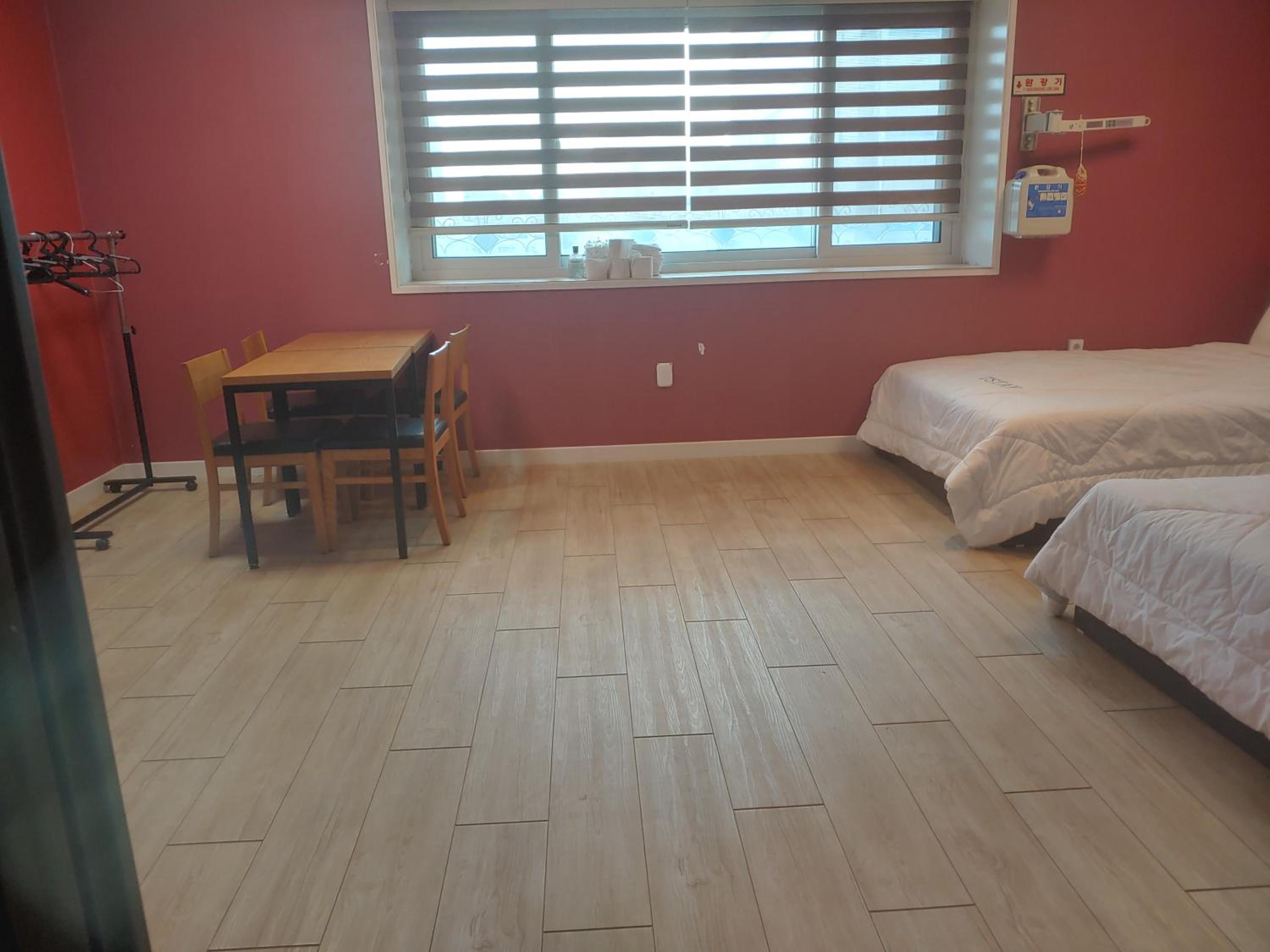 Large Twin Room photo 3