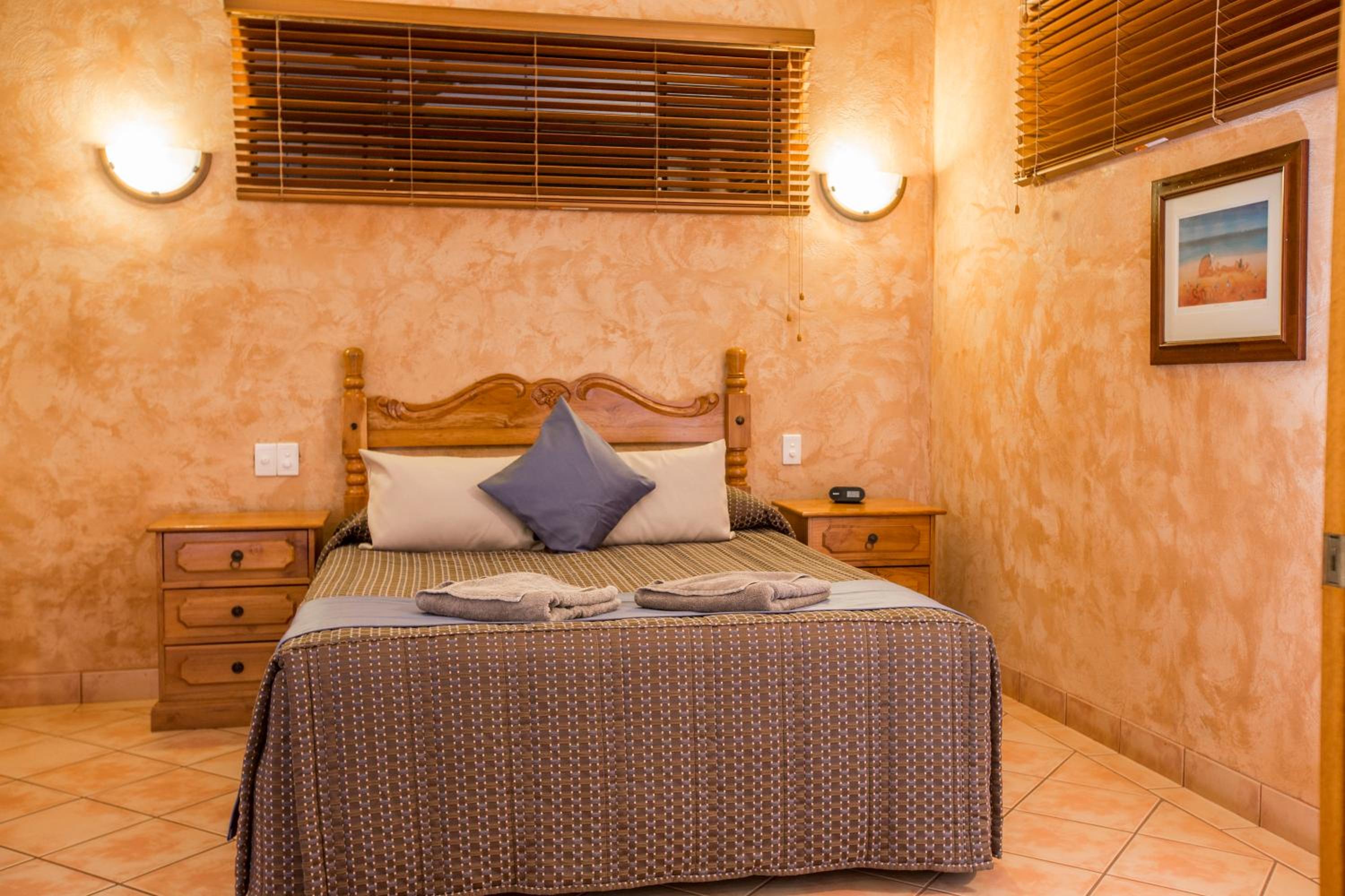 Luxury One-Bedroom Apartment - Photo 6
