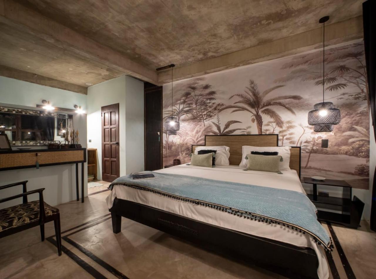 Deluxe King Room with Garden View - Photo 7