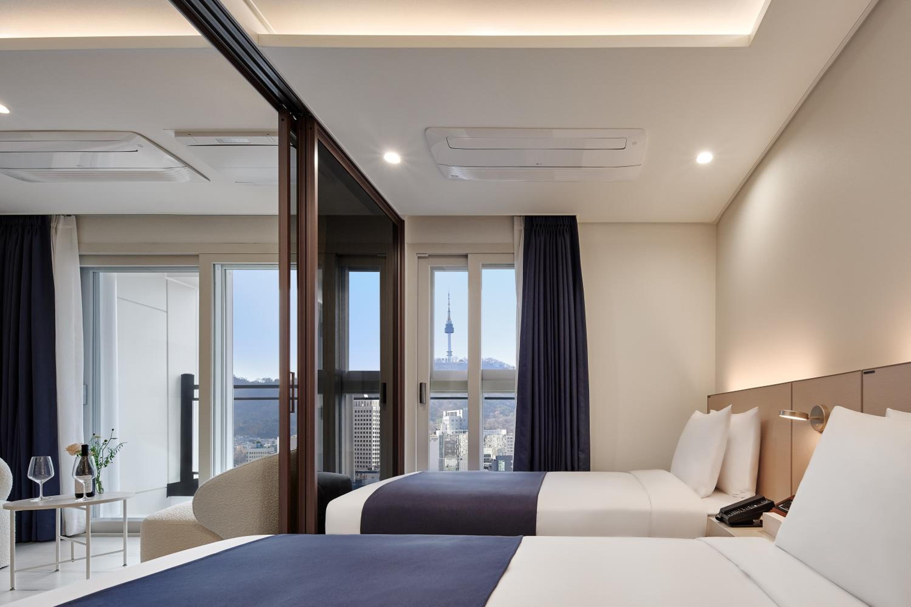 Premier Suite Twin - Photo 4