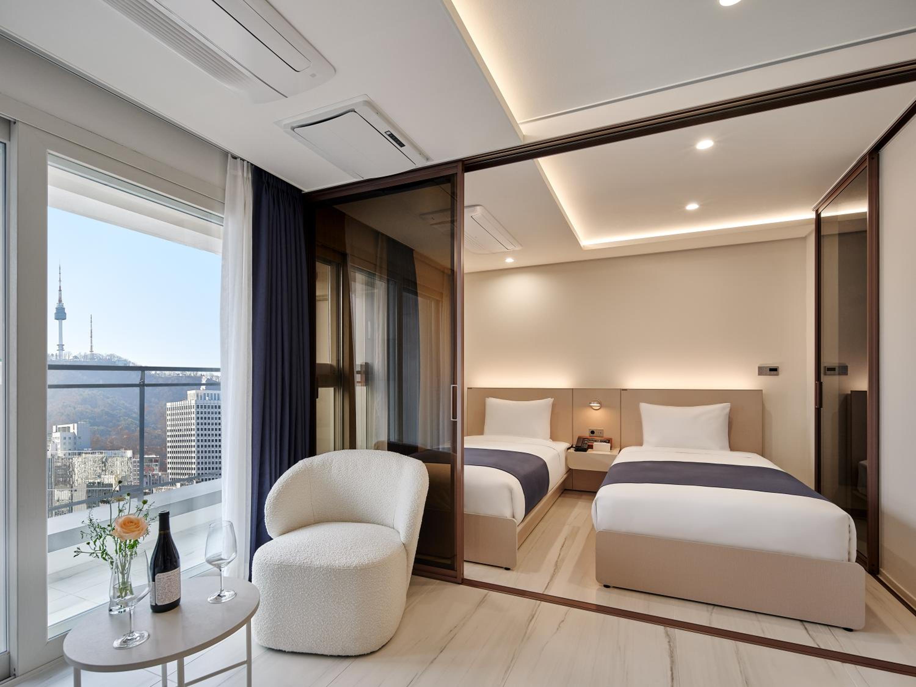Premier Suite Twin - Photo 1