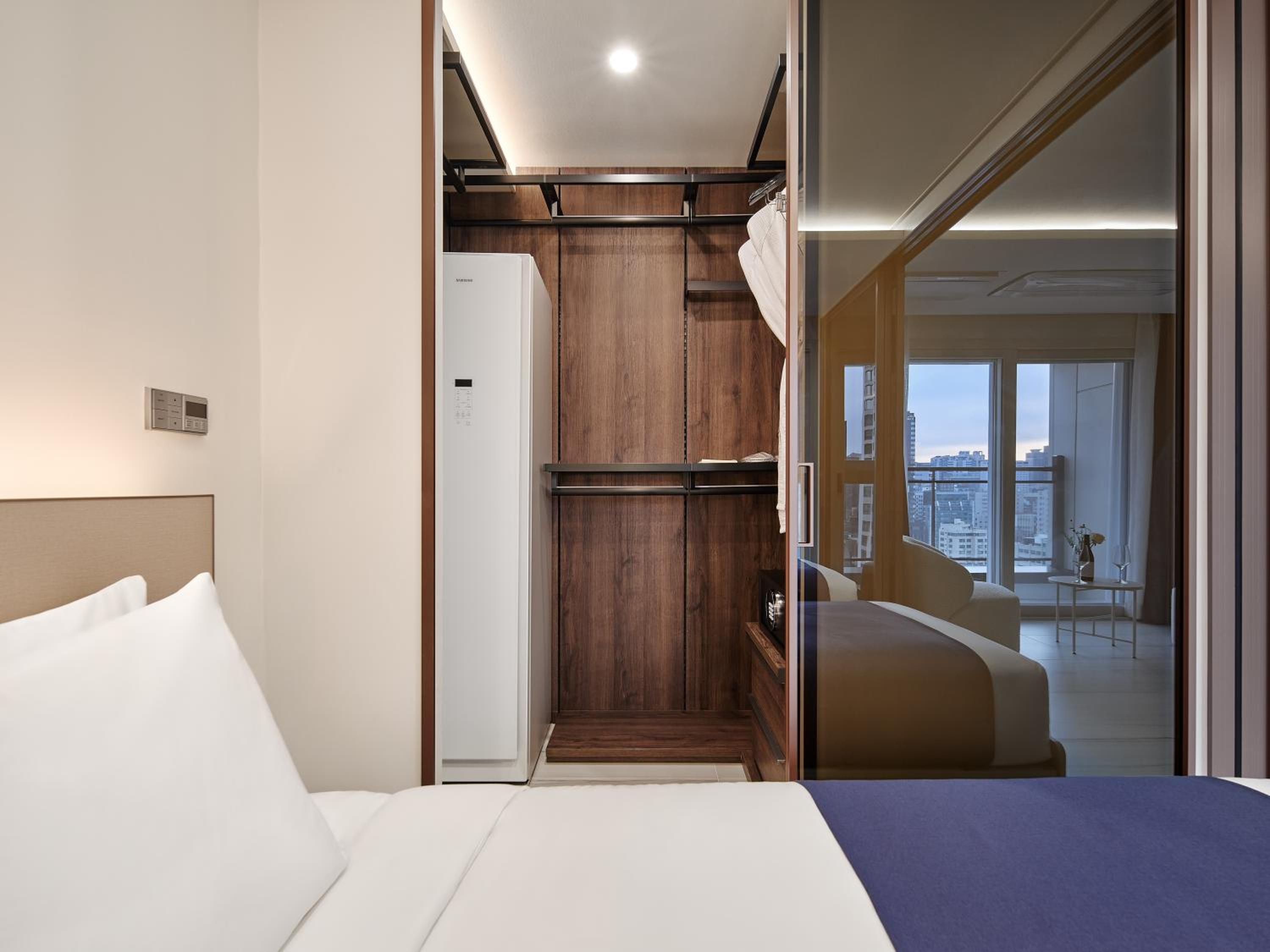 Premier Suite Twin - Photo 6