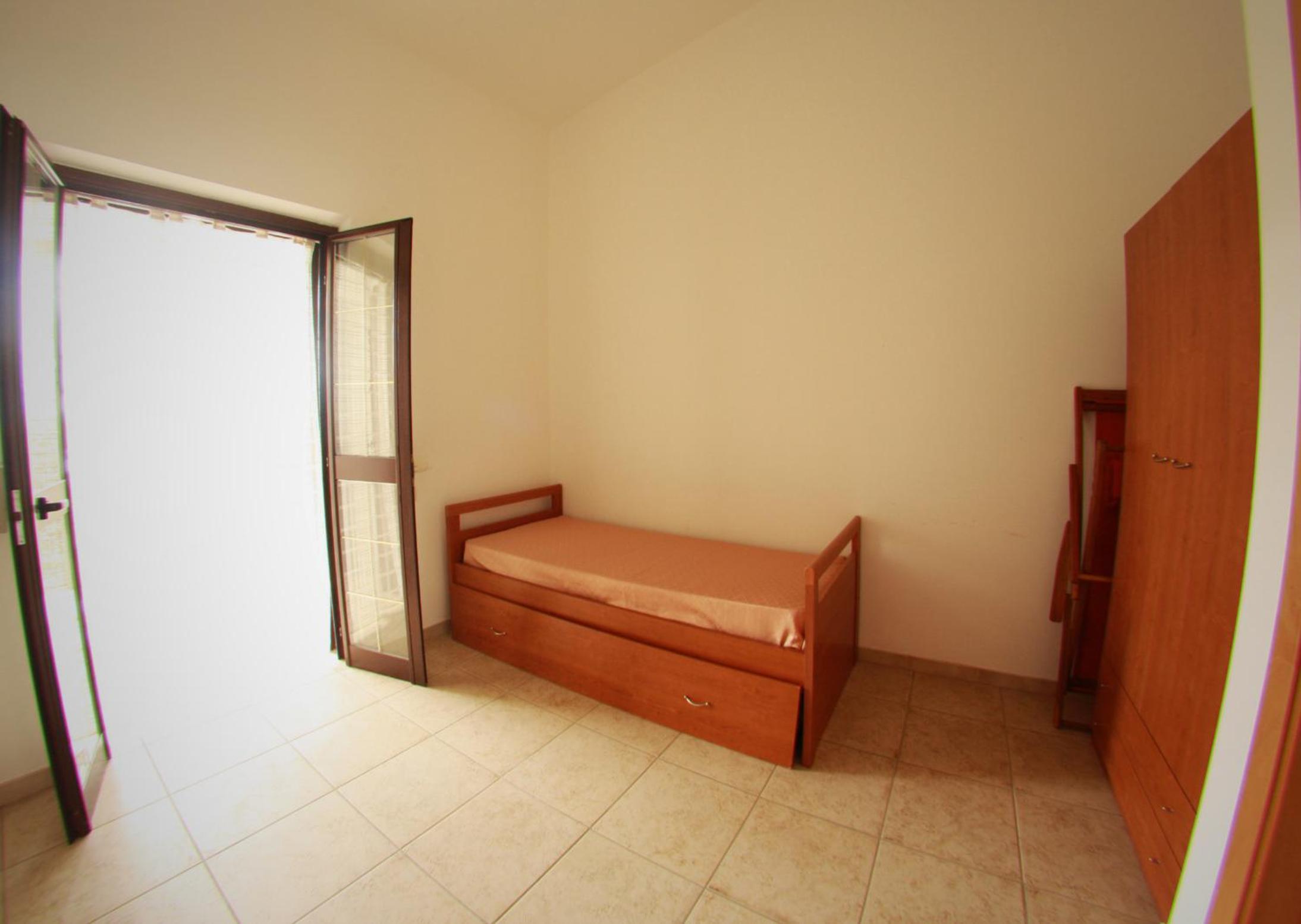 One-Bedroom Apartment - Photo 1