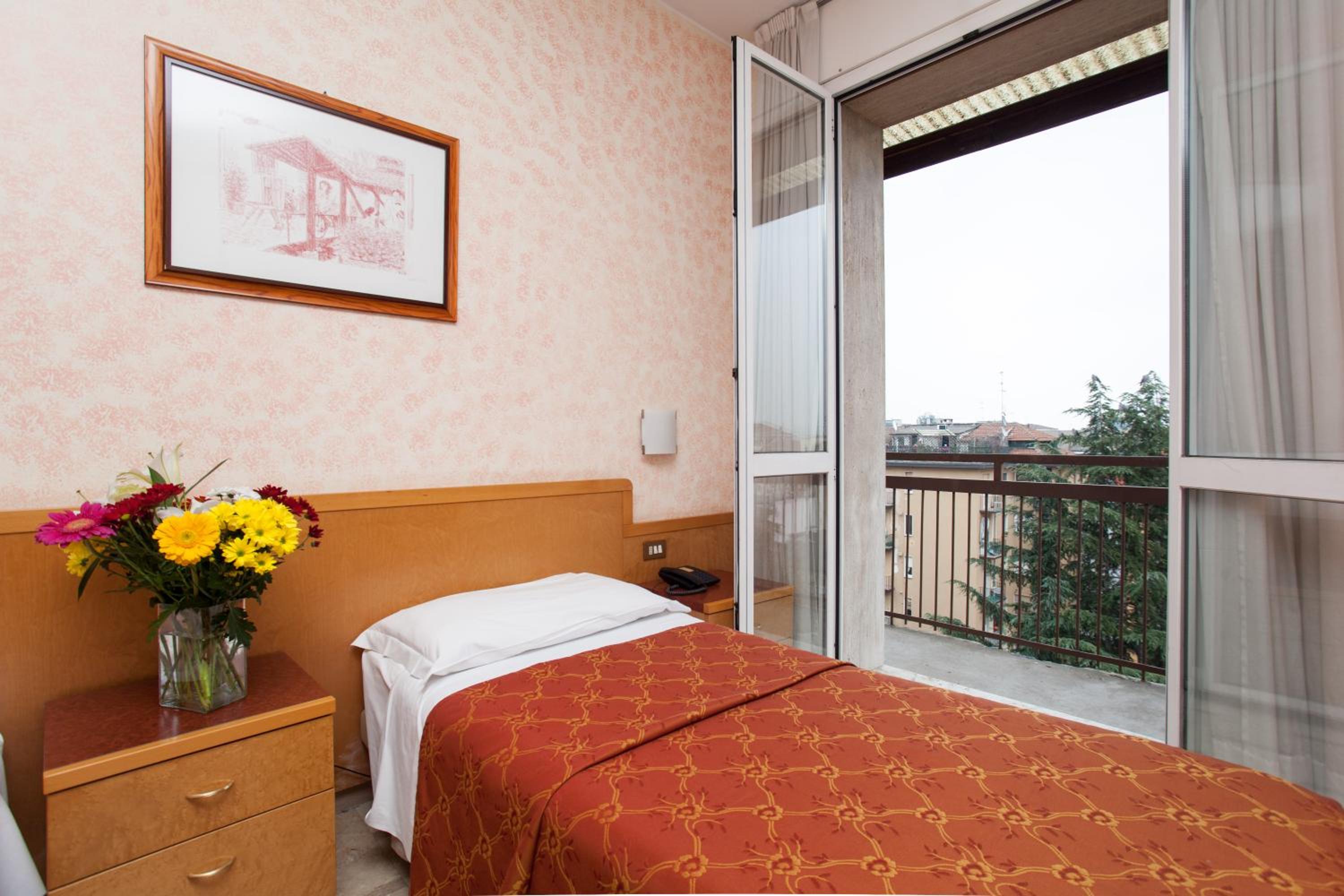 Twin Room with Kitchenette