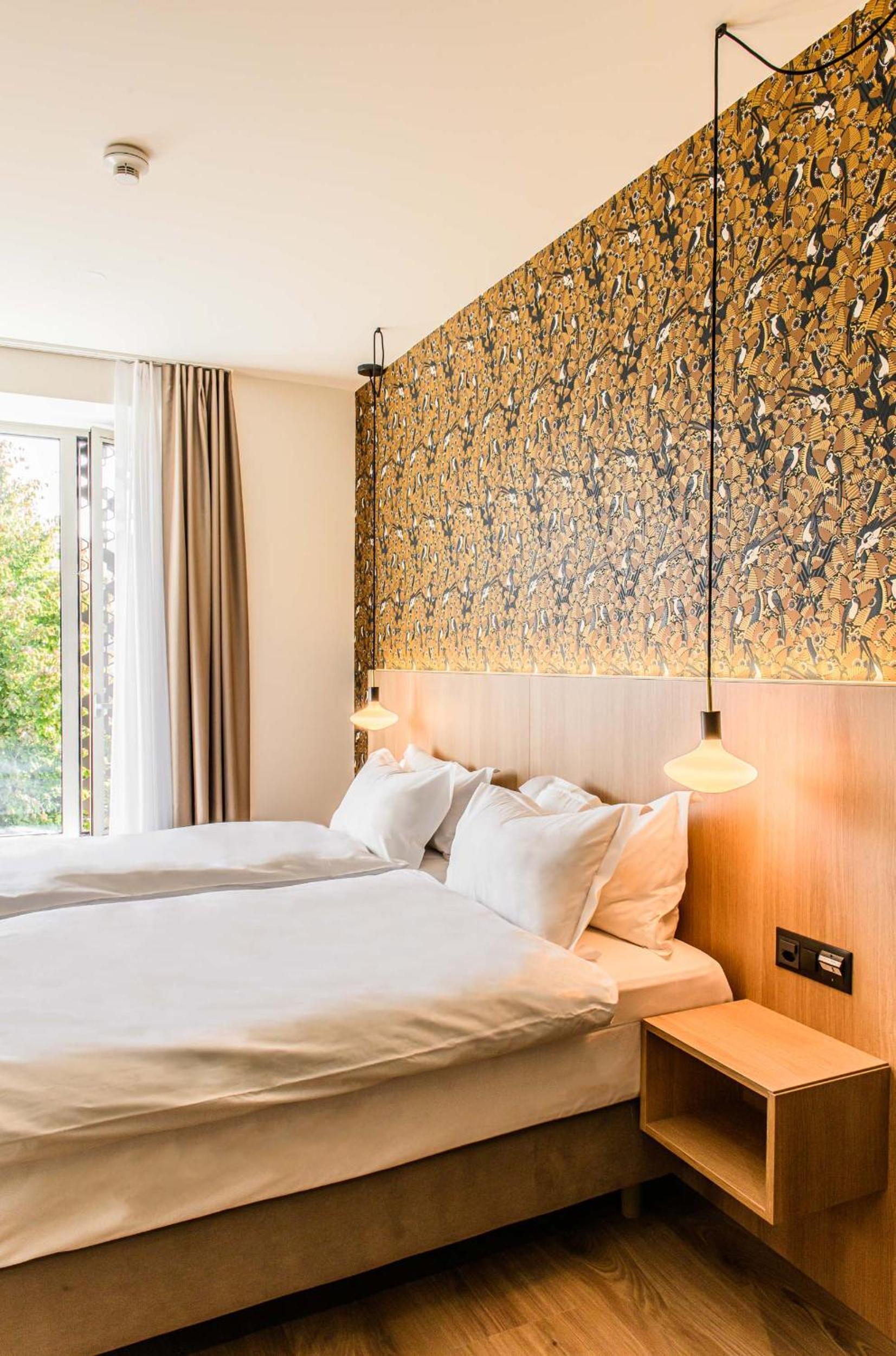 Standard Twin Room - Photo 11