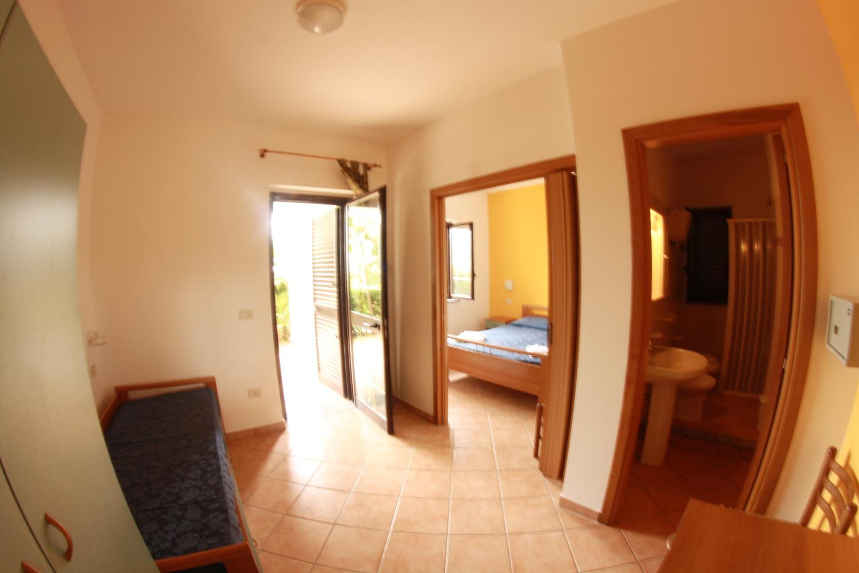 Triple Room - Photo 5