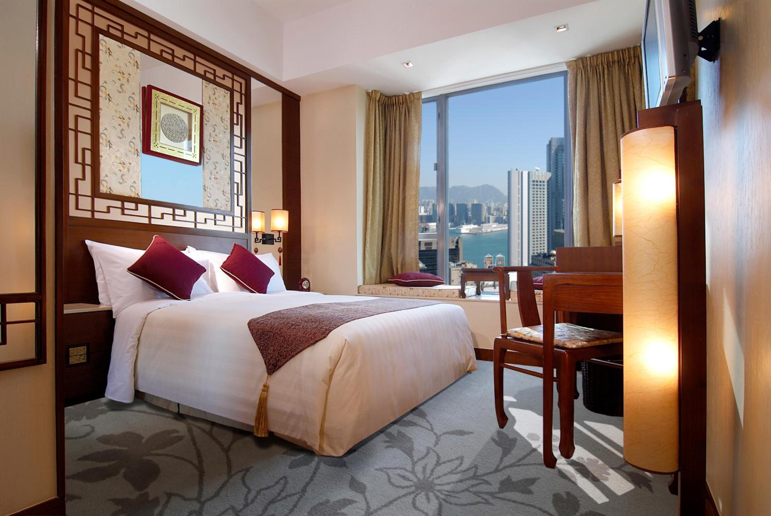 Friends and Family - Connecting Harbor View Room