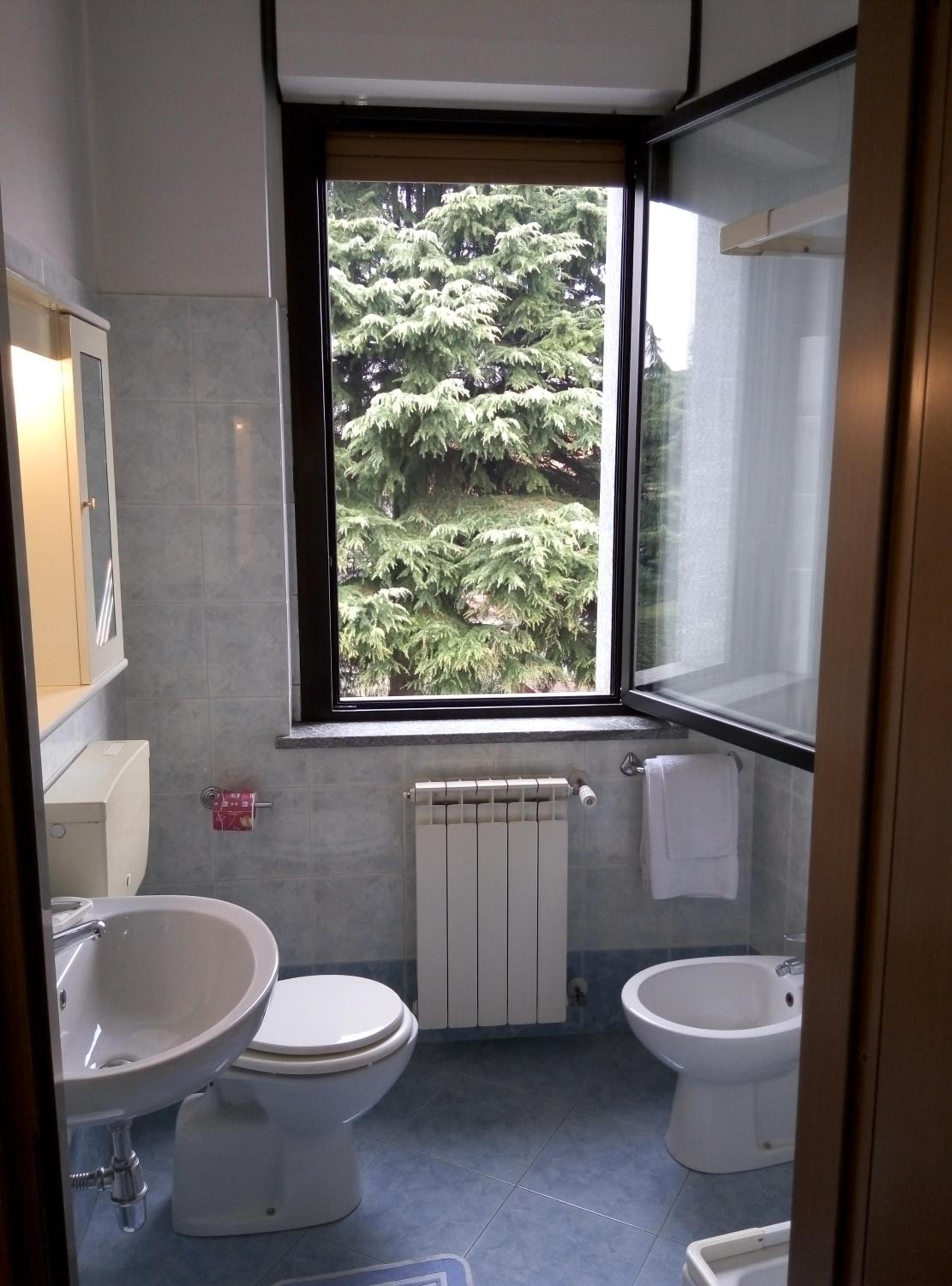 Twin Room - Photo 2