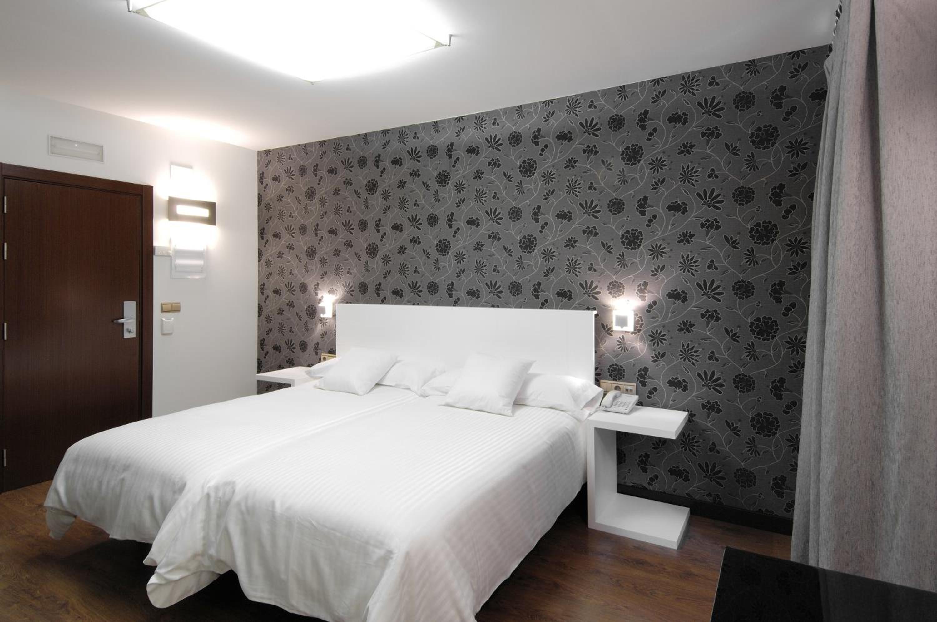 Double or Twin Room photo 2