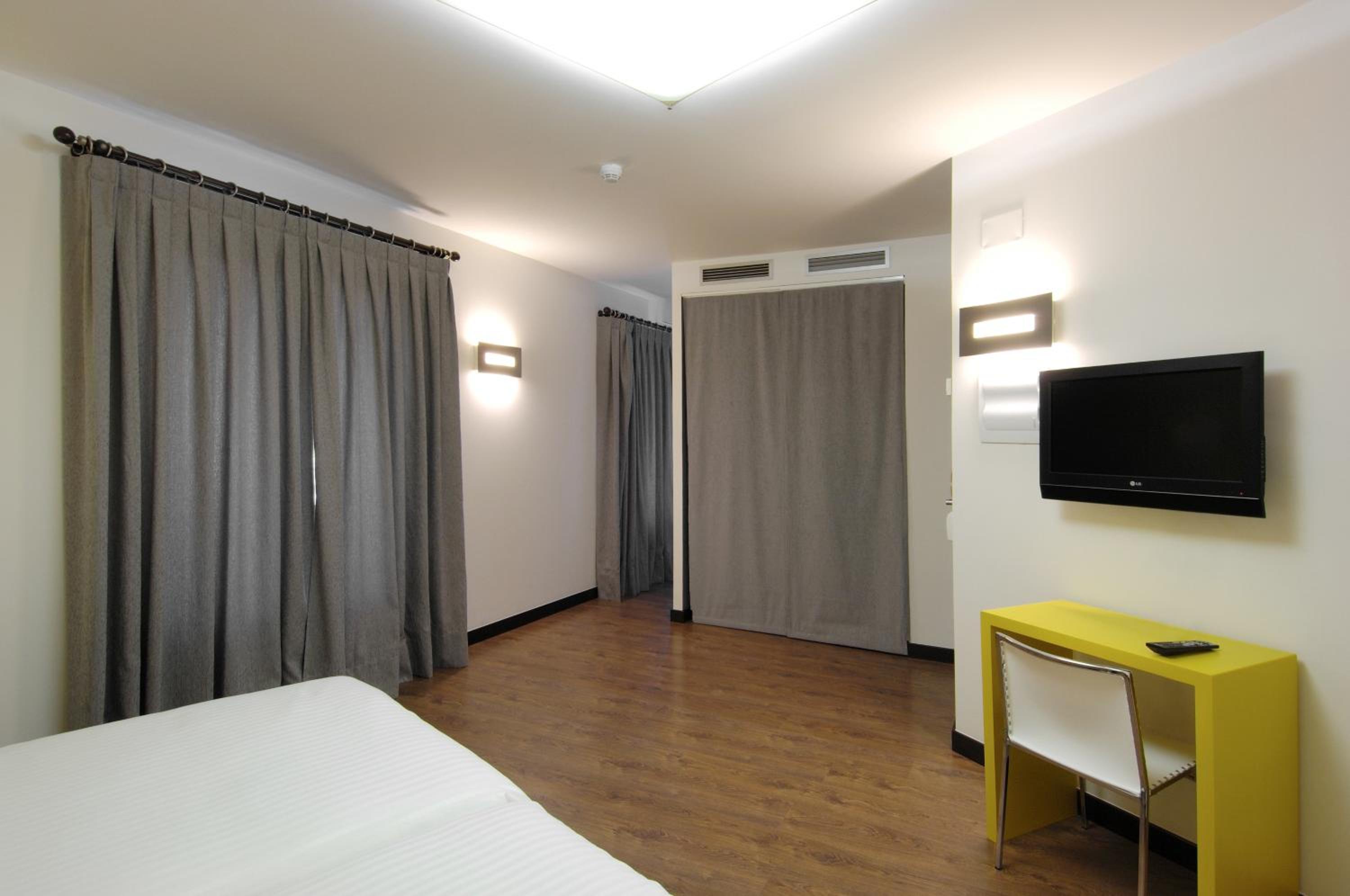 Double or Twin Room photo 3