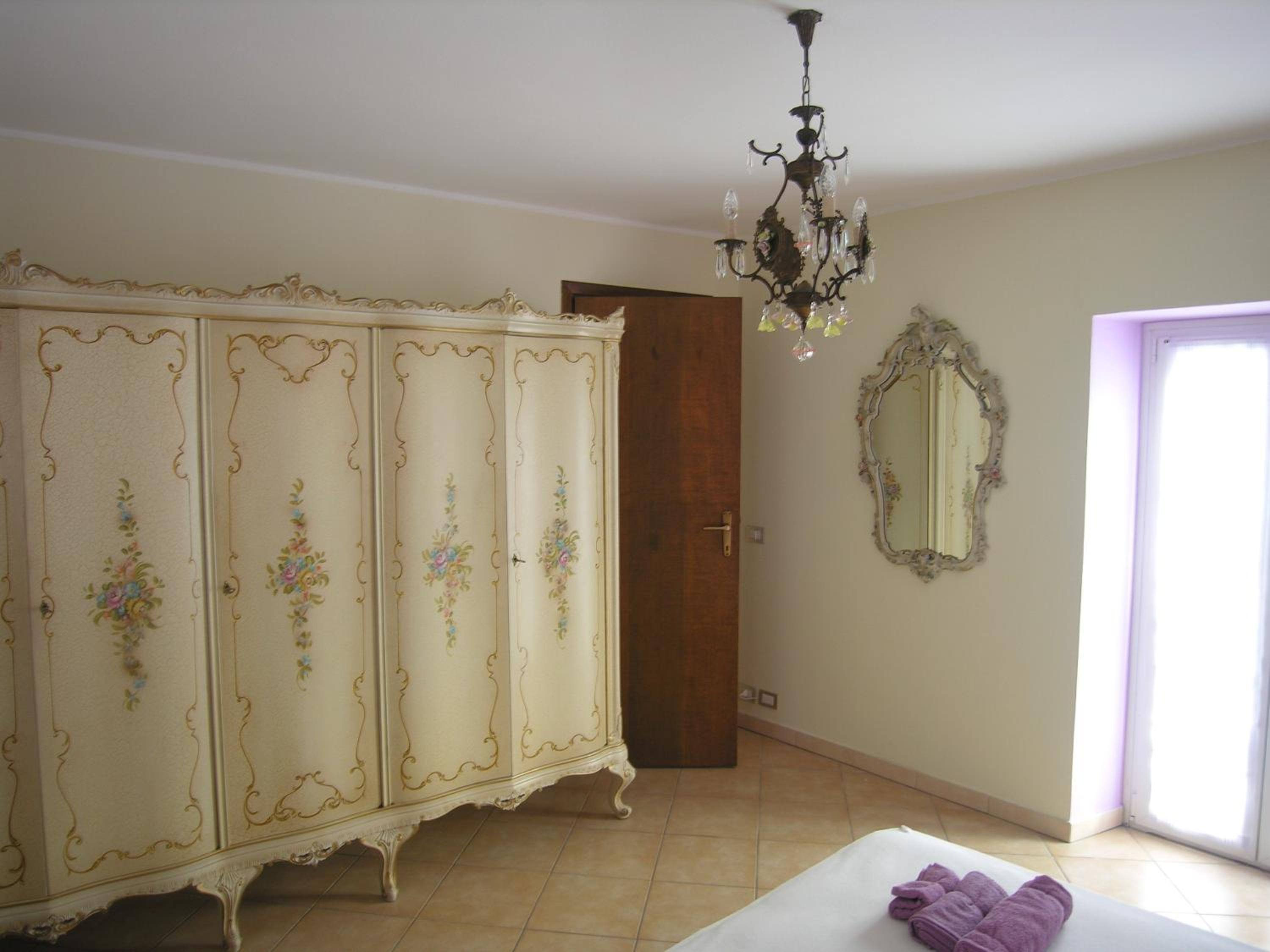 Double Room - Photo 5