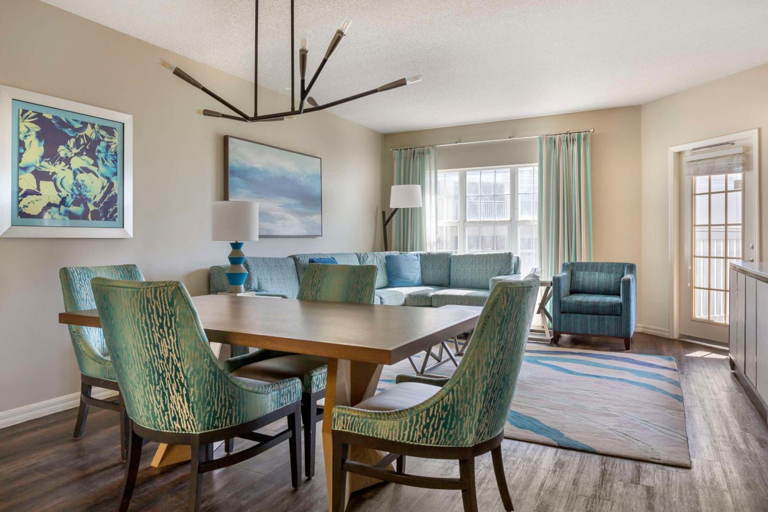 Two-Bedroom Connecting Suite with Two King Beds and Sofa Bed thumbnail 6