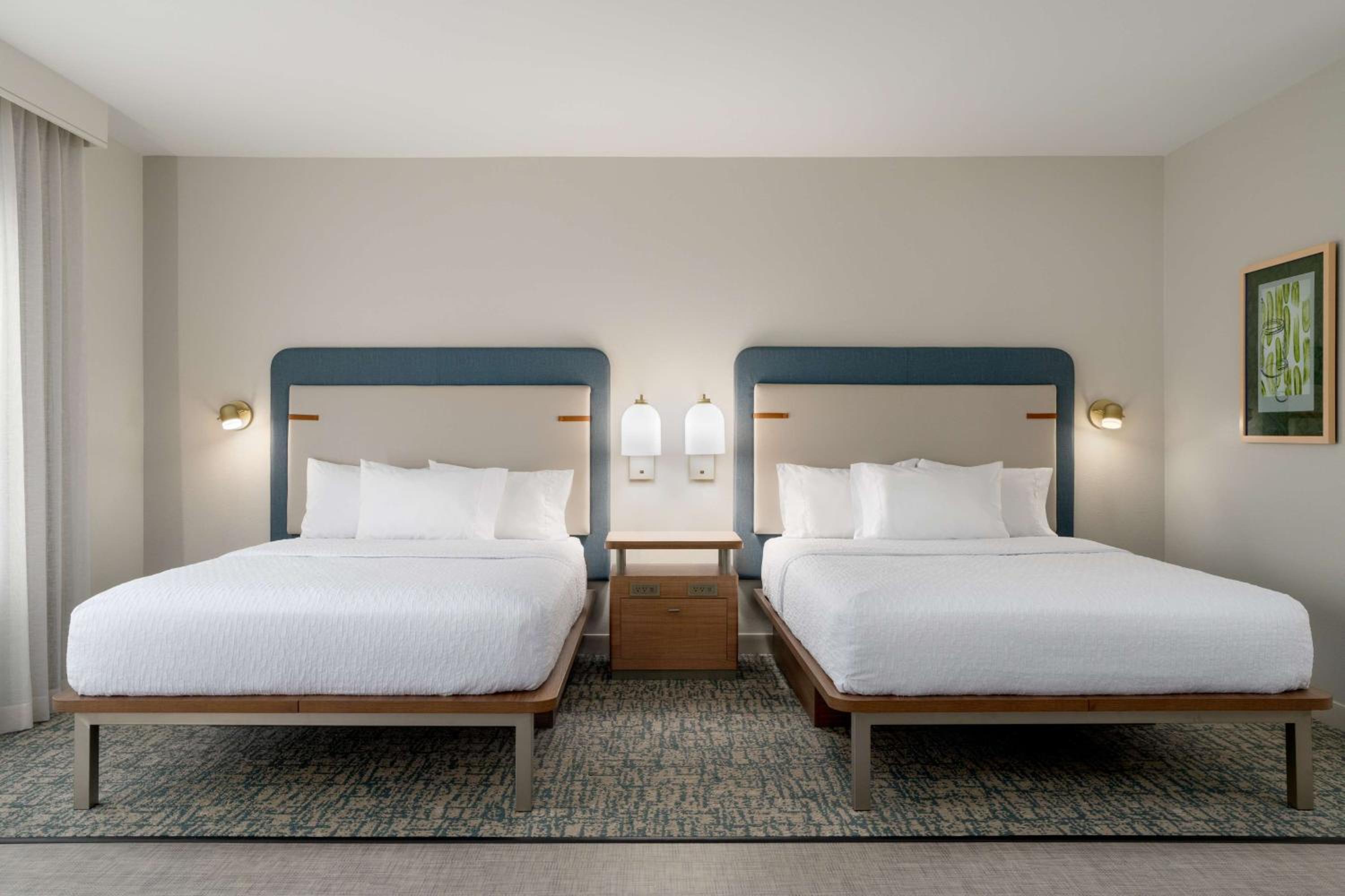 Studio Suite with Two Queen Beds - Photo 6