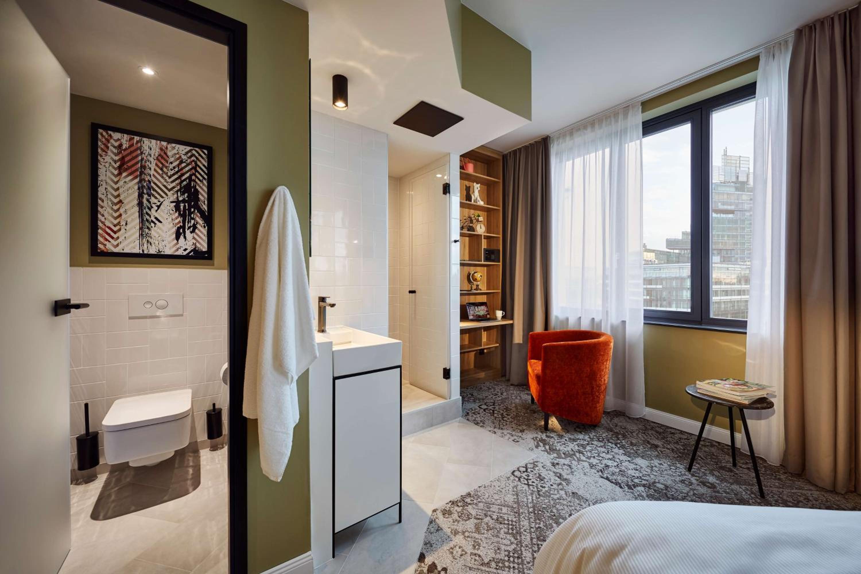 Deluxe King Room