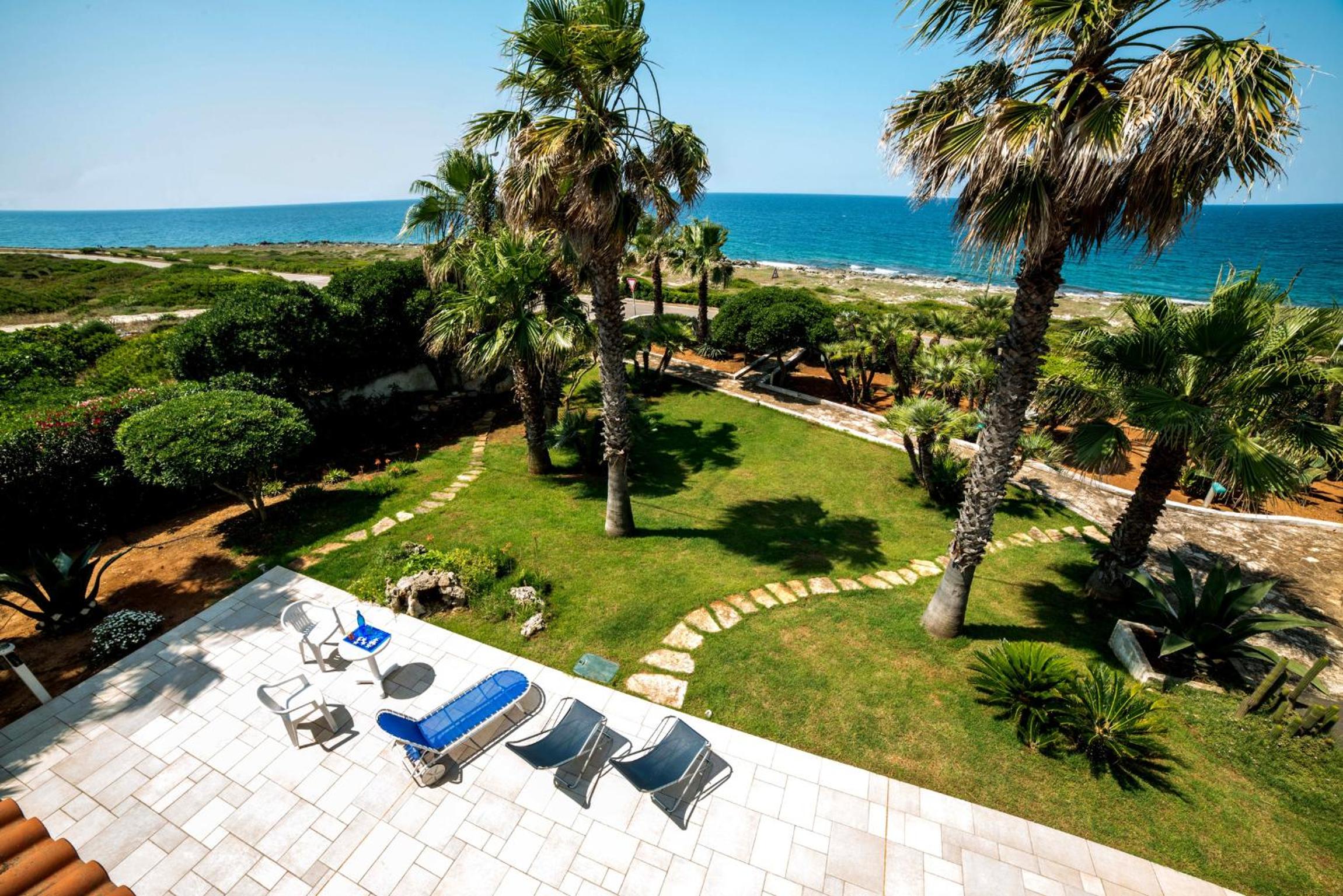 Villa with Sea View photo 2