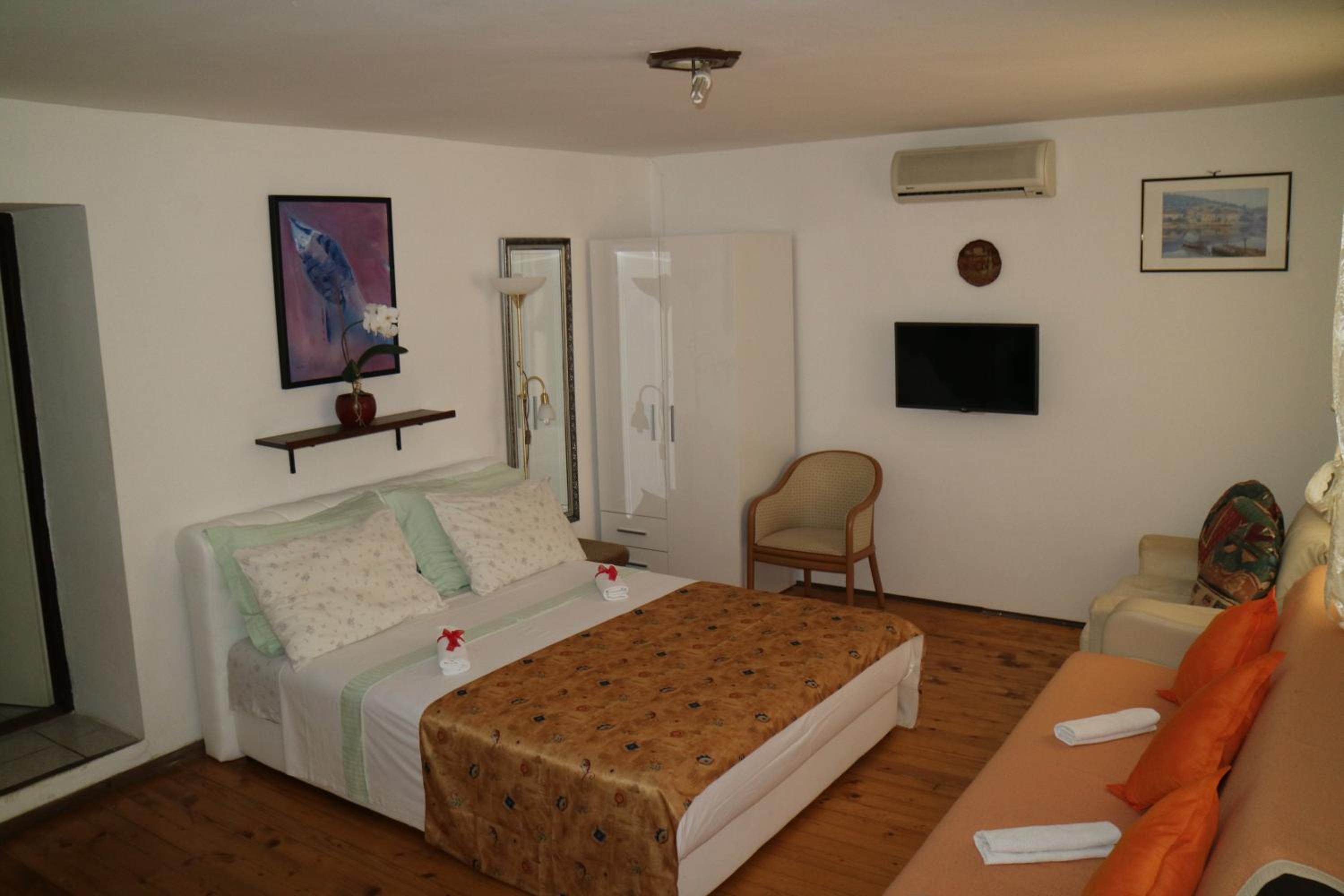 Two-Bedroom Apartment - Photo 12